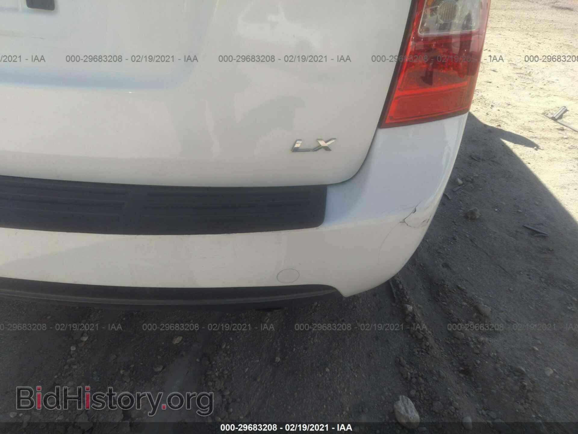 2007 KIA RONDO - VIN: KNAFG525477083507 - Фото 6