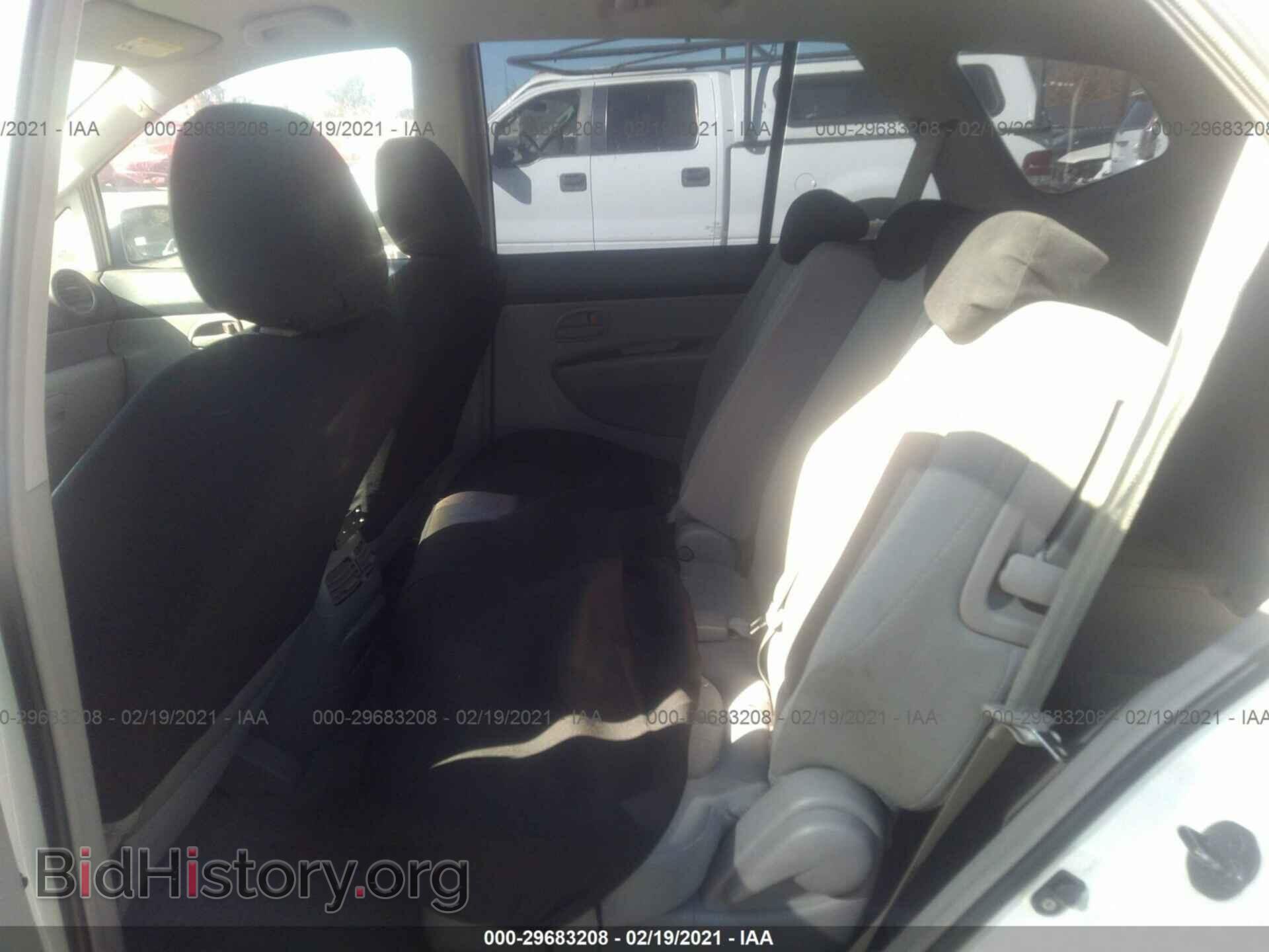 2007 KIA RONDO - VIN: KNAFG525477083507 - Фото 8