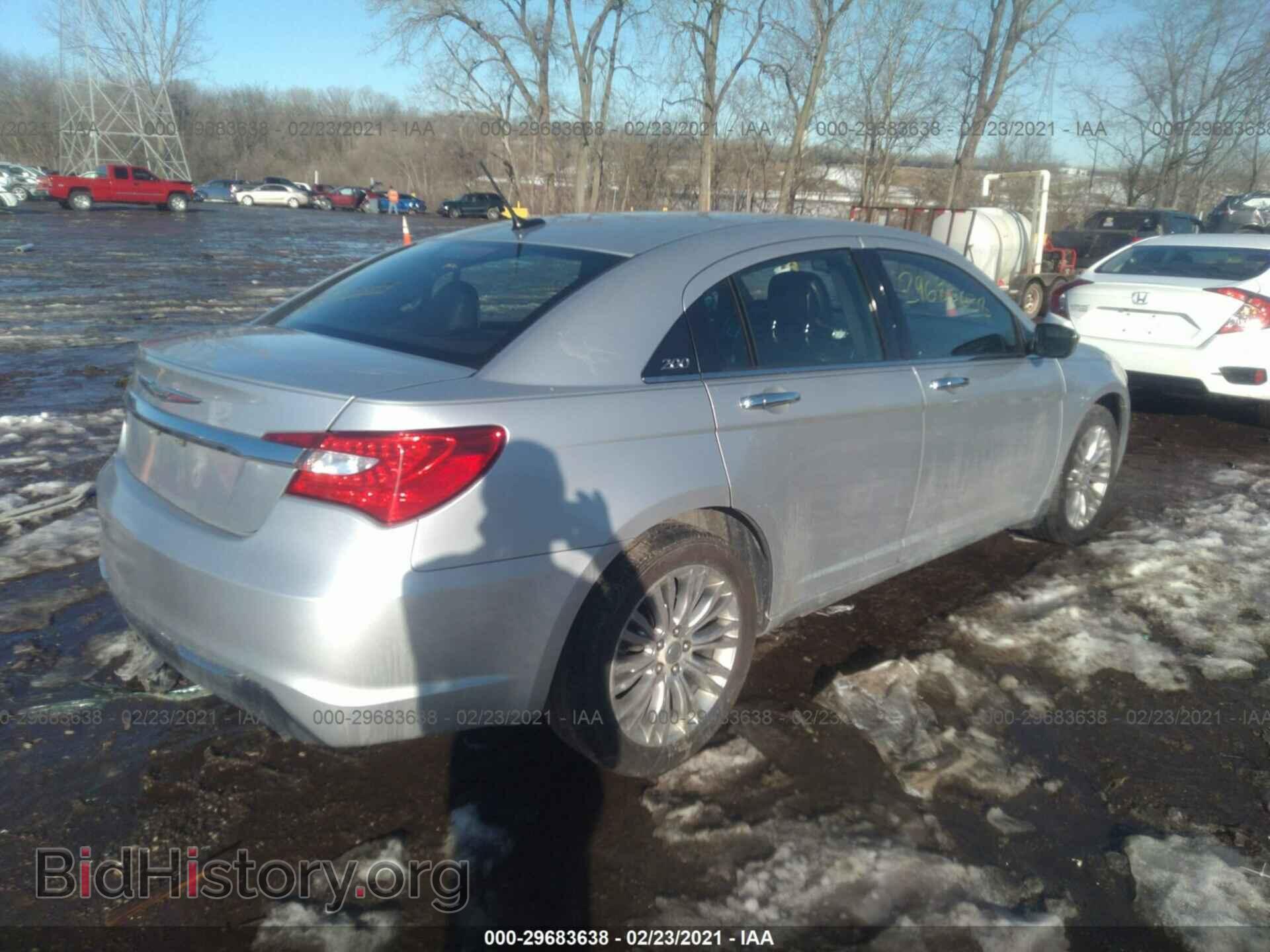 2012 CHRYSLER 200 - VIN: 1C3CCBCG1CN113248 - Фото 4
