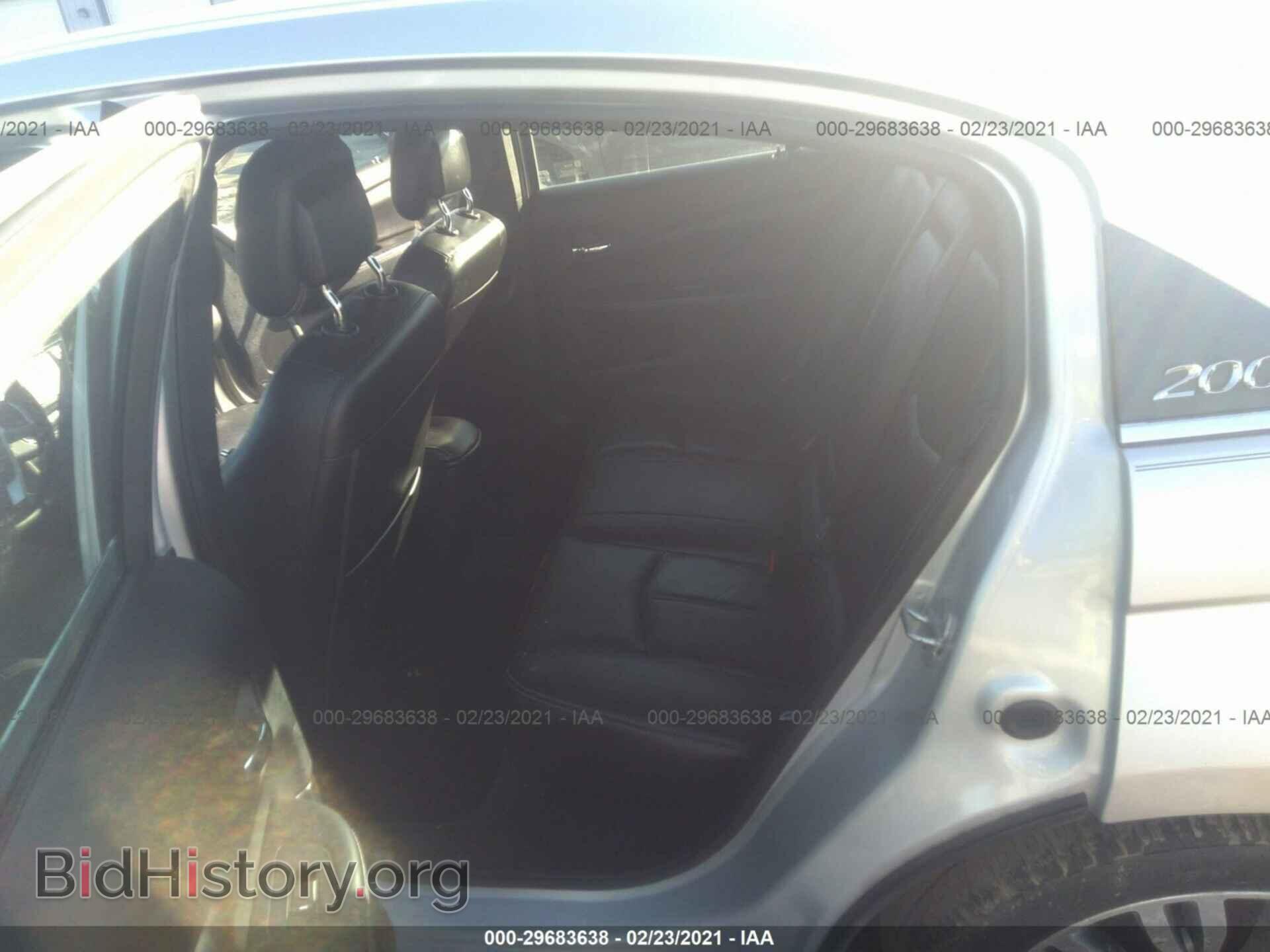 2012 CHRYSLER 200 - VIN: 1C3CCBCG1CN113248 - Фото 8