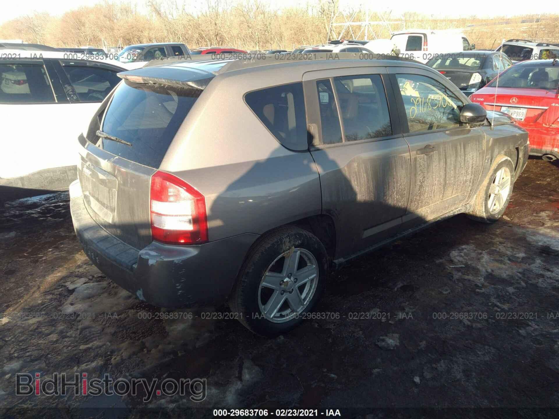 2007 JEEP COMPASS - VIN: 1J8FF47W97D205614 - Фото 4
