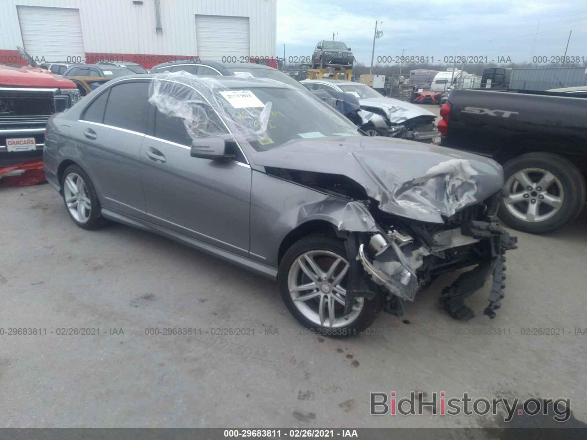 Photo WDDGF8AB7EG169223 - MERCEDES-BENZ C-CLASS 2014