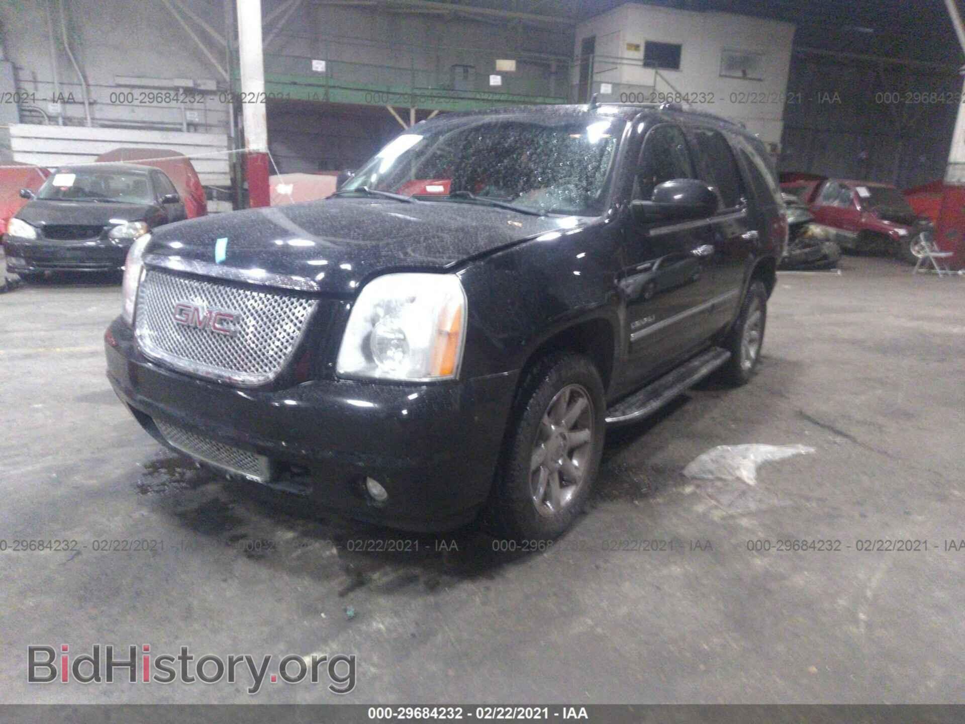 2011 GMC YUKON - VIN: 1GKS2EEF5BR297024 - Фото 2
