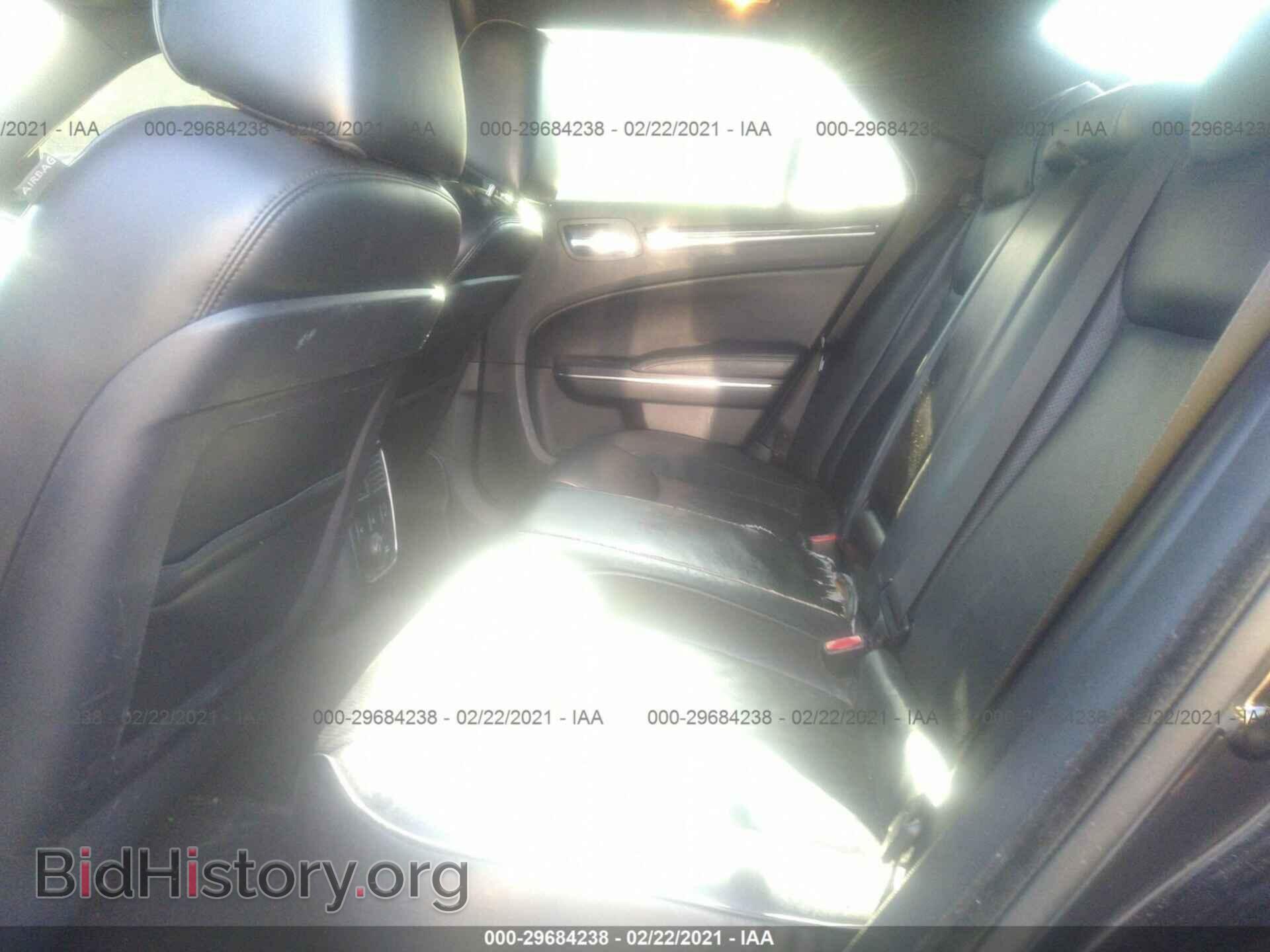2011 CHRYSLER 300 - VIN: 2C3CA6CT2BH537717 - Фото 8