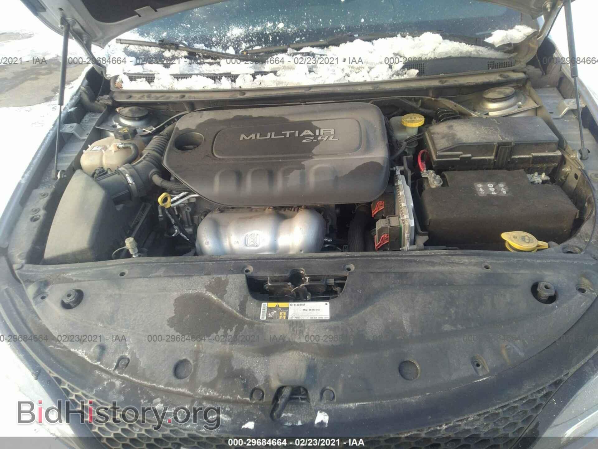 2016 CHRYSLER 200 - VIN: 1C3CCCBB5GN114856 - Фото 10
