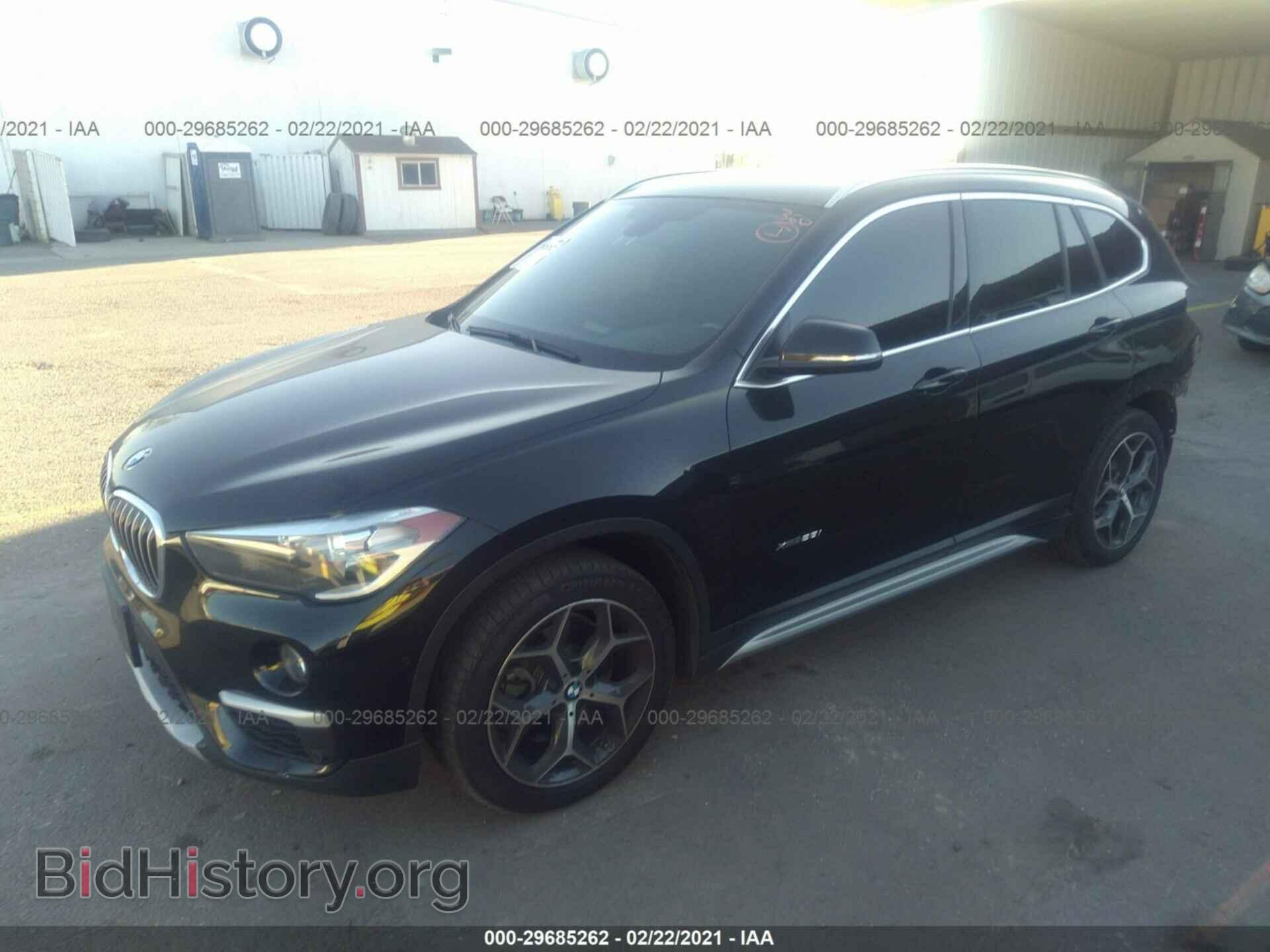 2017 BMW X1 - VIN: WBXHT3C32H5F67882 - Фото 2