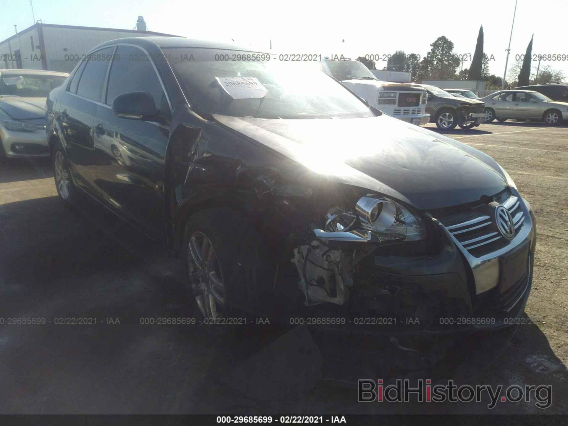 Photo 3VWRZ7AJ4AM036749 - VOLKSWAGEN JETTA SEDAN 2010