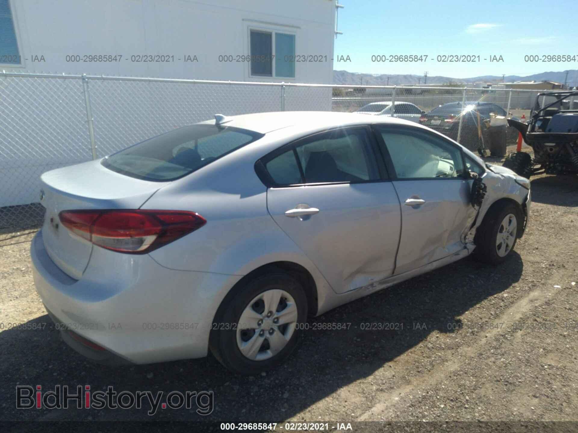 2017 KIA FORTE - VIN: 3KPFK4A7XHE085763 - Фото 4