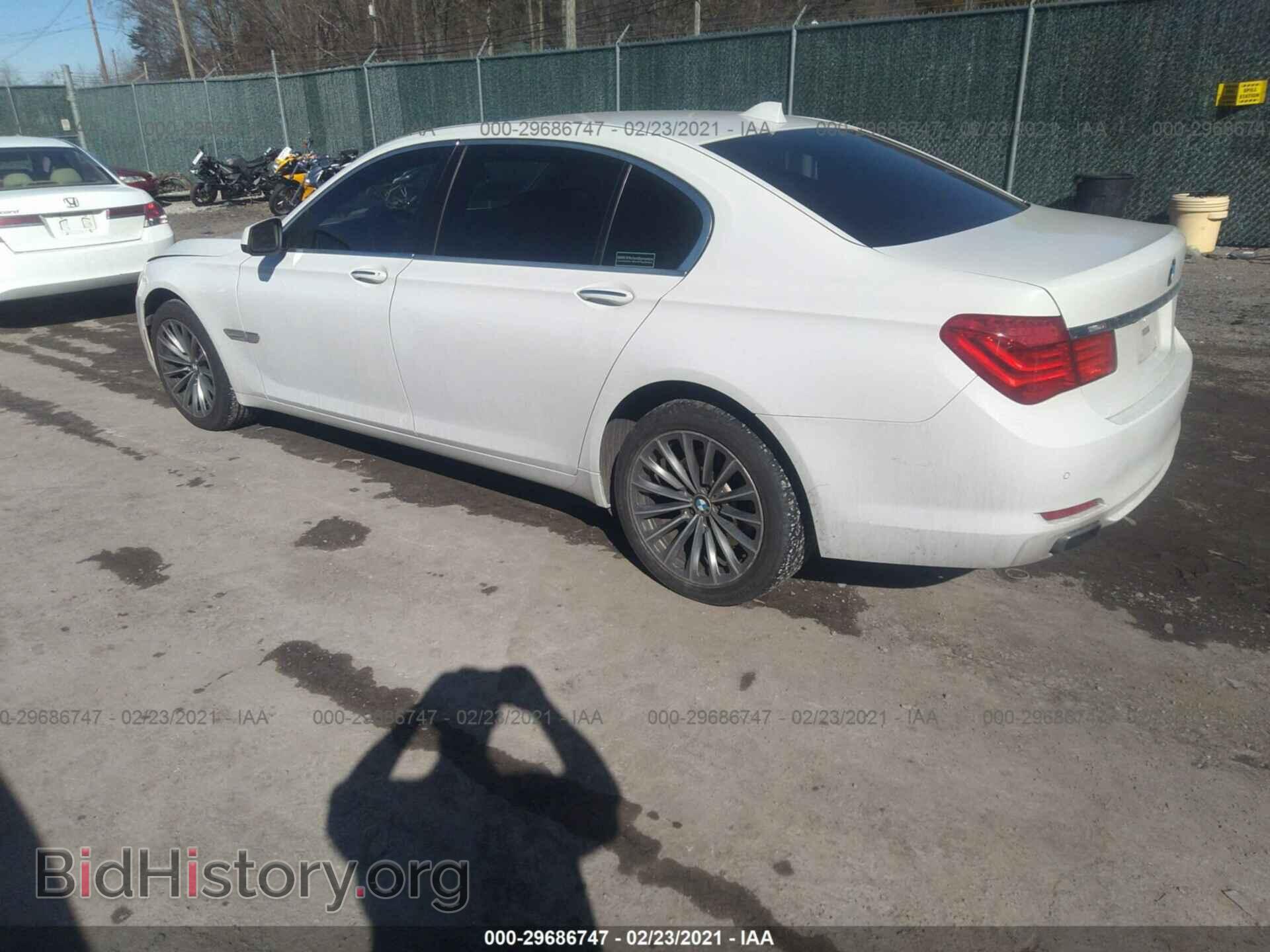 2012 BMW 7 SERIES - VIN: WBAKB4C56CC576760 - Фото 3
