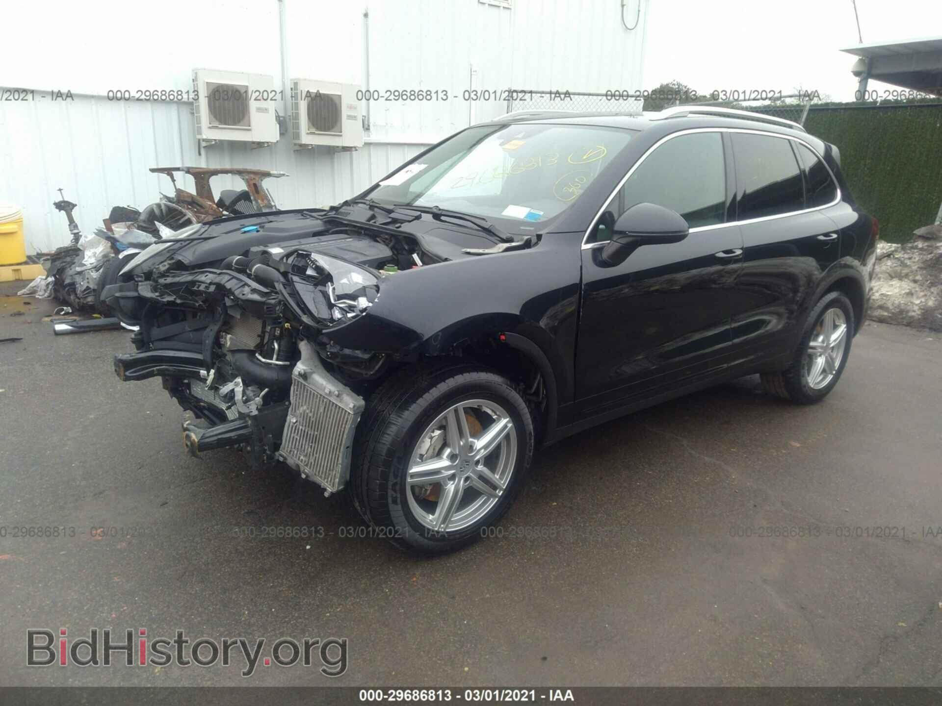 2017 PORSCHE CAYENNE - VIN: WP1AB2A26HLA52770 - Фото 2
