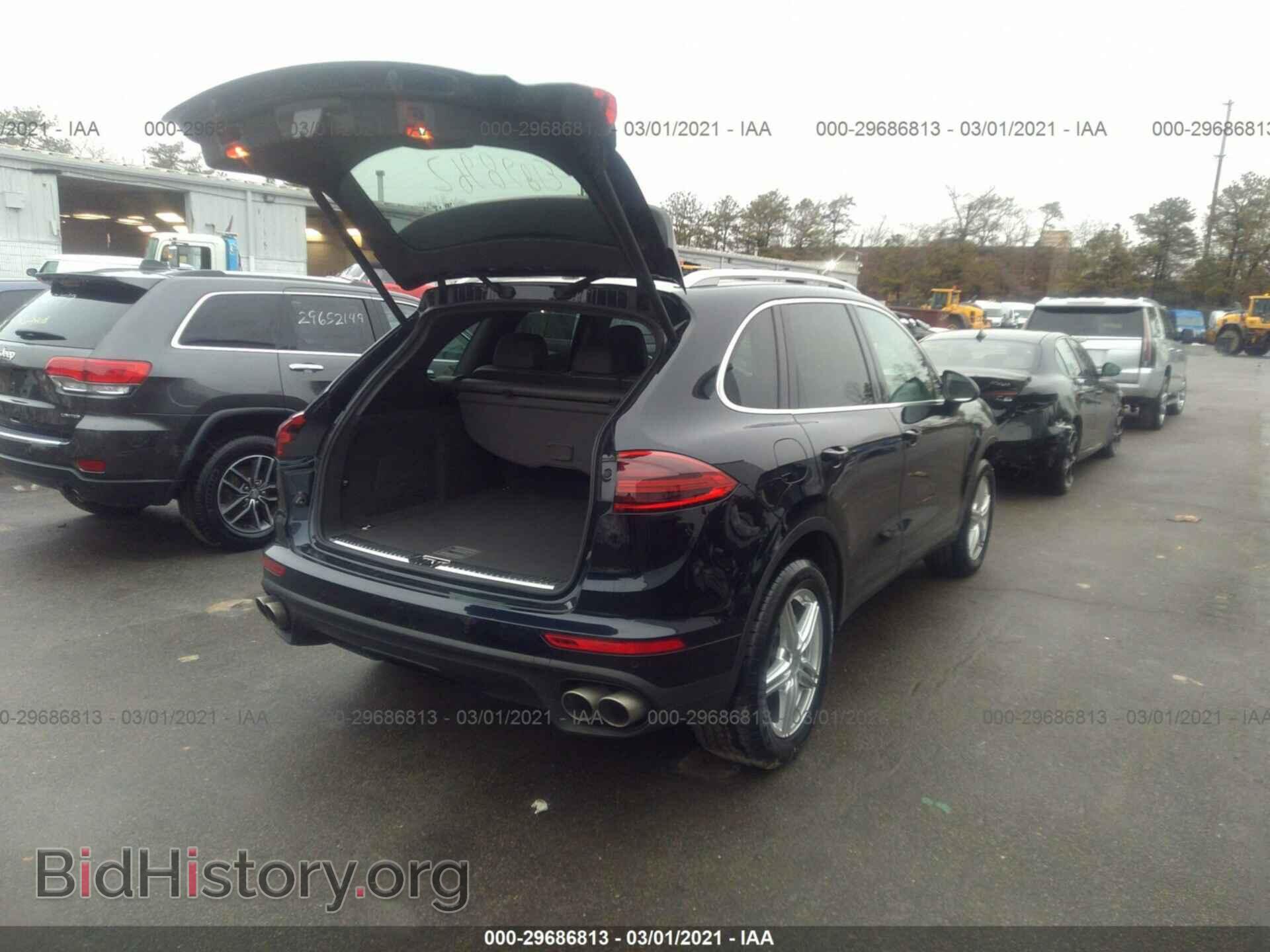 2017 PORSCHE CAYENNE - VIN: WP1AB2A26HLA52770 - Фото 4