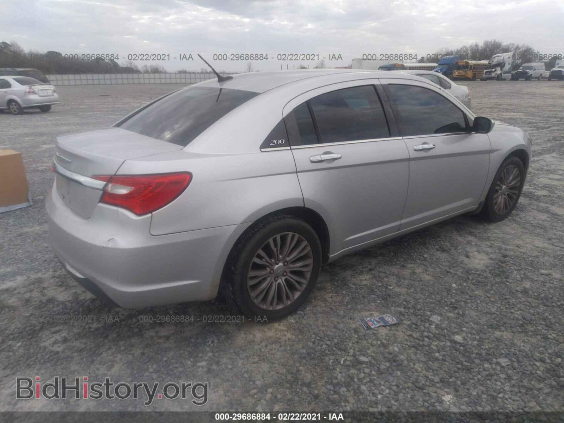 2012 CHRYSLER 200 - VIN: 1C3CCBCG8CN122397 - Фото 4