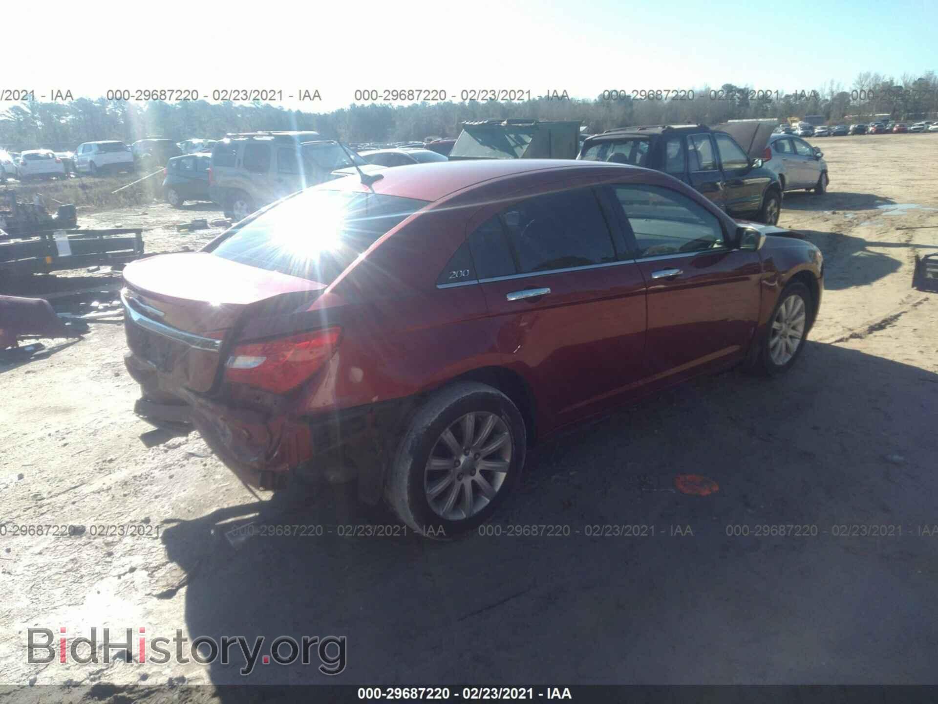 2013 CHRYSLER 200 - VIN: 1C3CCBCG1DN674017 - Фото 4