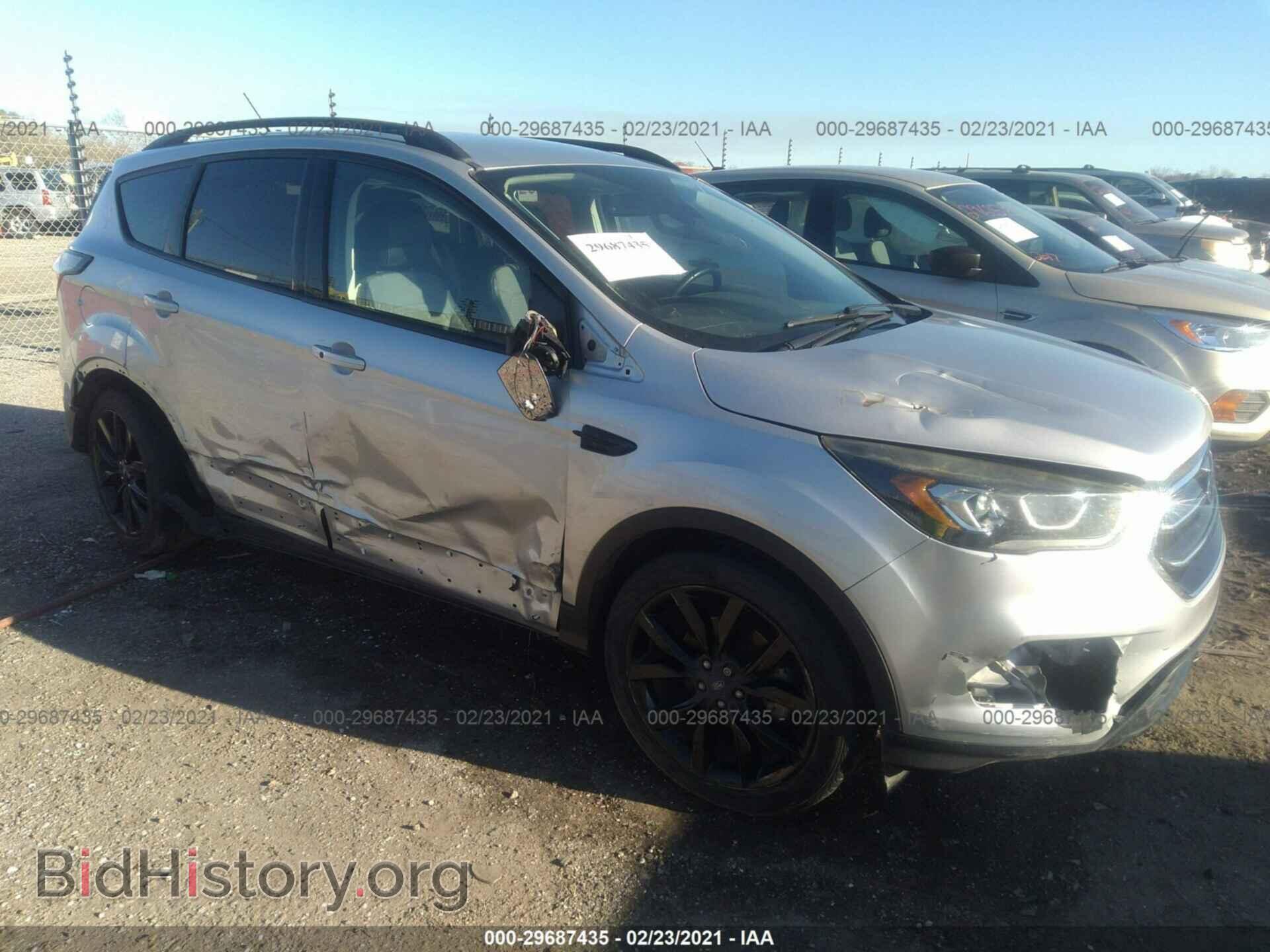 Фотография 1FMCU0JD6HUC07141 - FORD ESCAPE 2017