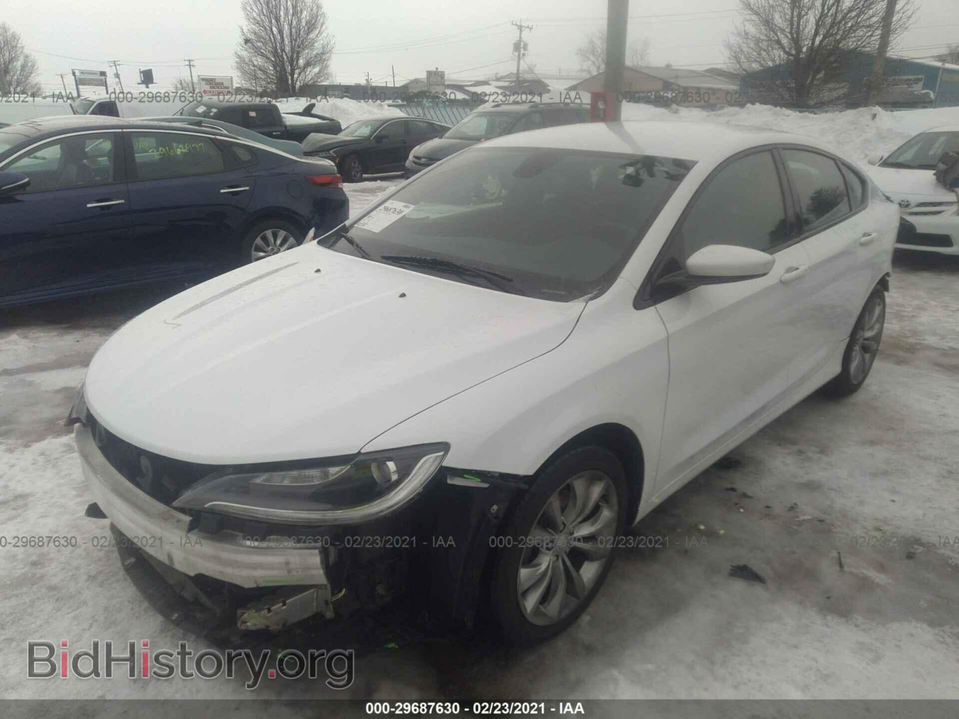 2016 CHRYSLER 200 - VIN: 1C3CCCBB0GN107572 - Фото 2