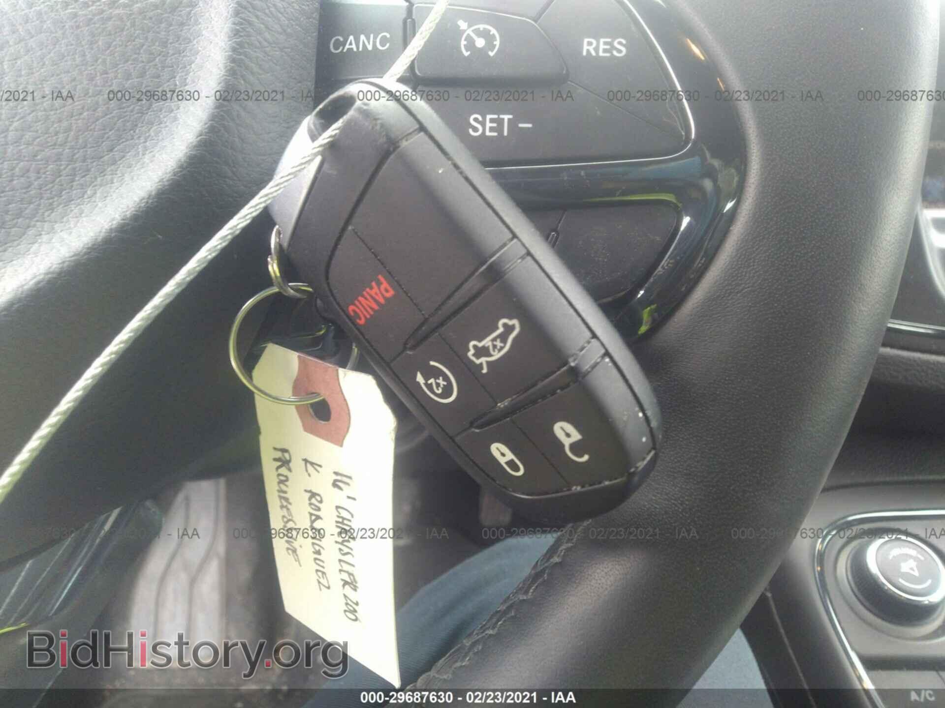 2016 CHRYSLER 200 - VIN: 1C3CCCBB0GN107572 - Фото 11