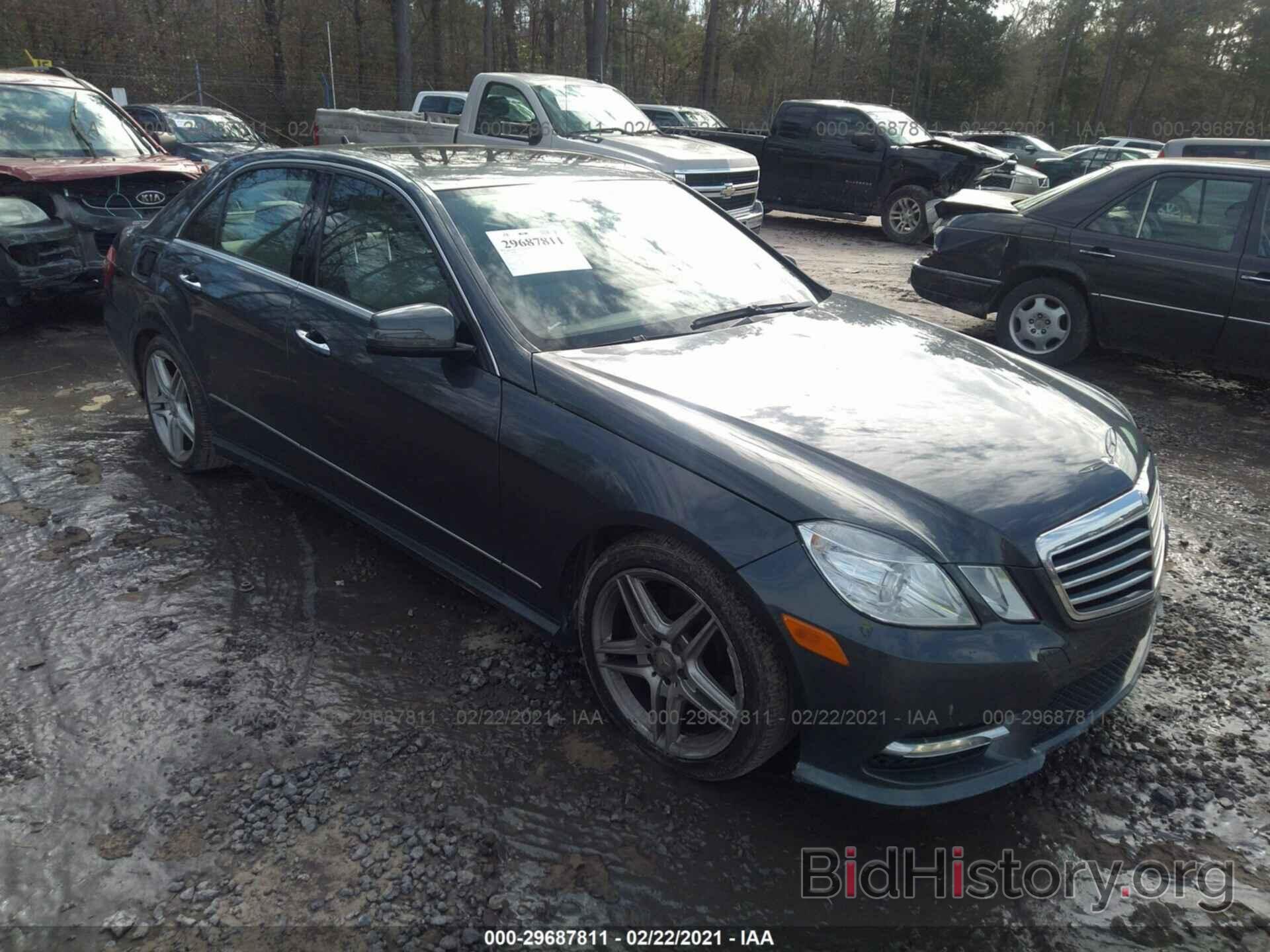 Photo WDDHF5KBXDA725642 - MERCEDES-BENZ E-CLASS 2013