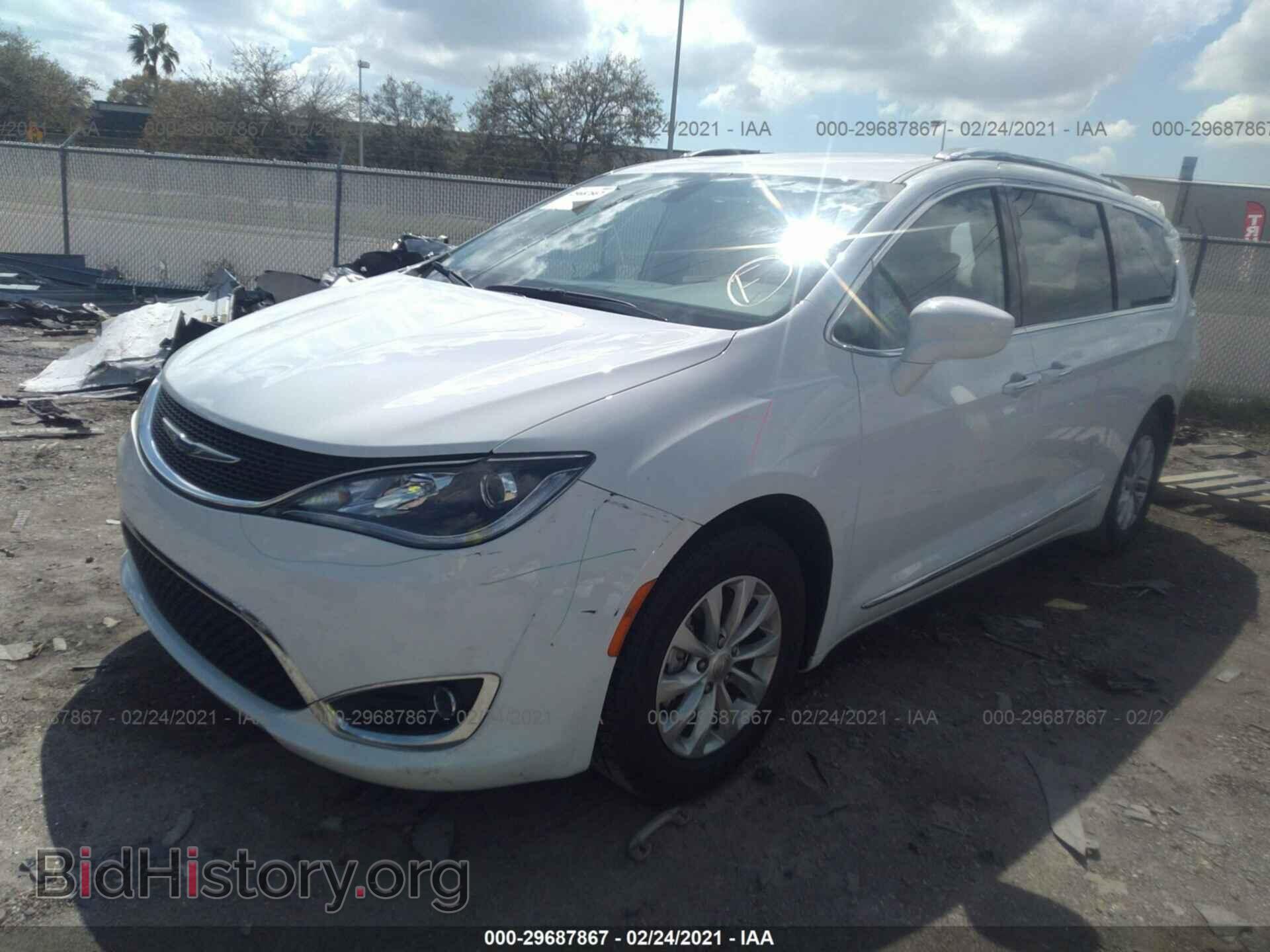 2018 CHRYSLER PACIFICA - VIN: 2C4RC1EG0JR260559 - Photo 2