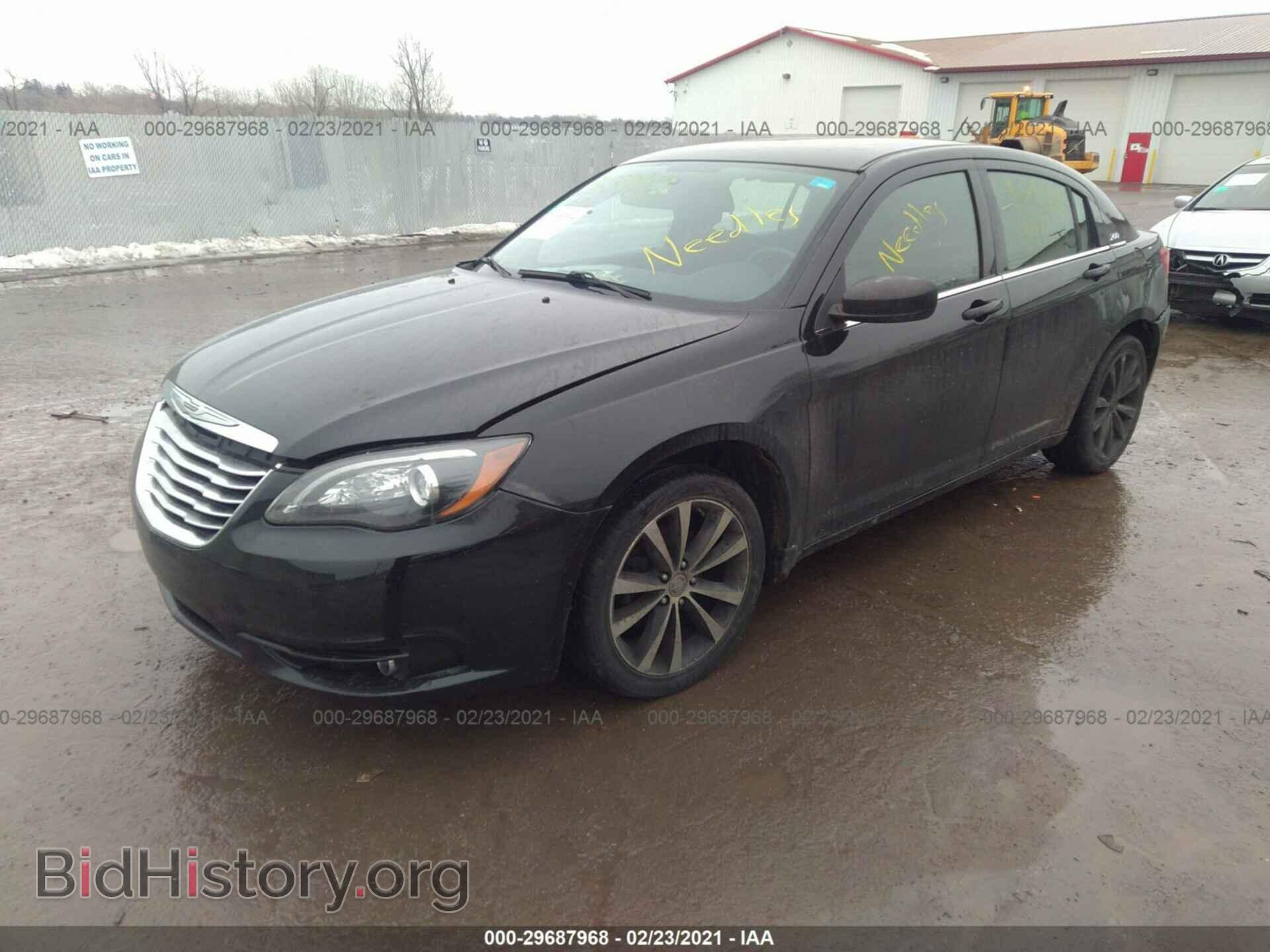 2013 CHRYSLER 200 - VIN: 1C3CCBBB8DN580609 - Фото 2