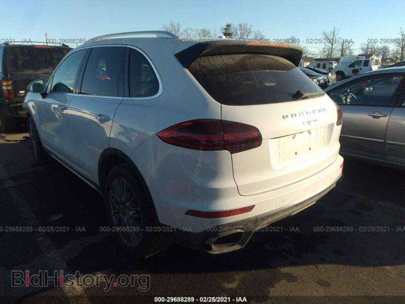 2016 Porsche CAYENNE (VIN WP1AA2A2XGKA14062) — фото 3 из 11