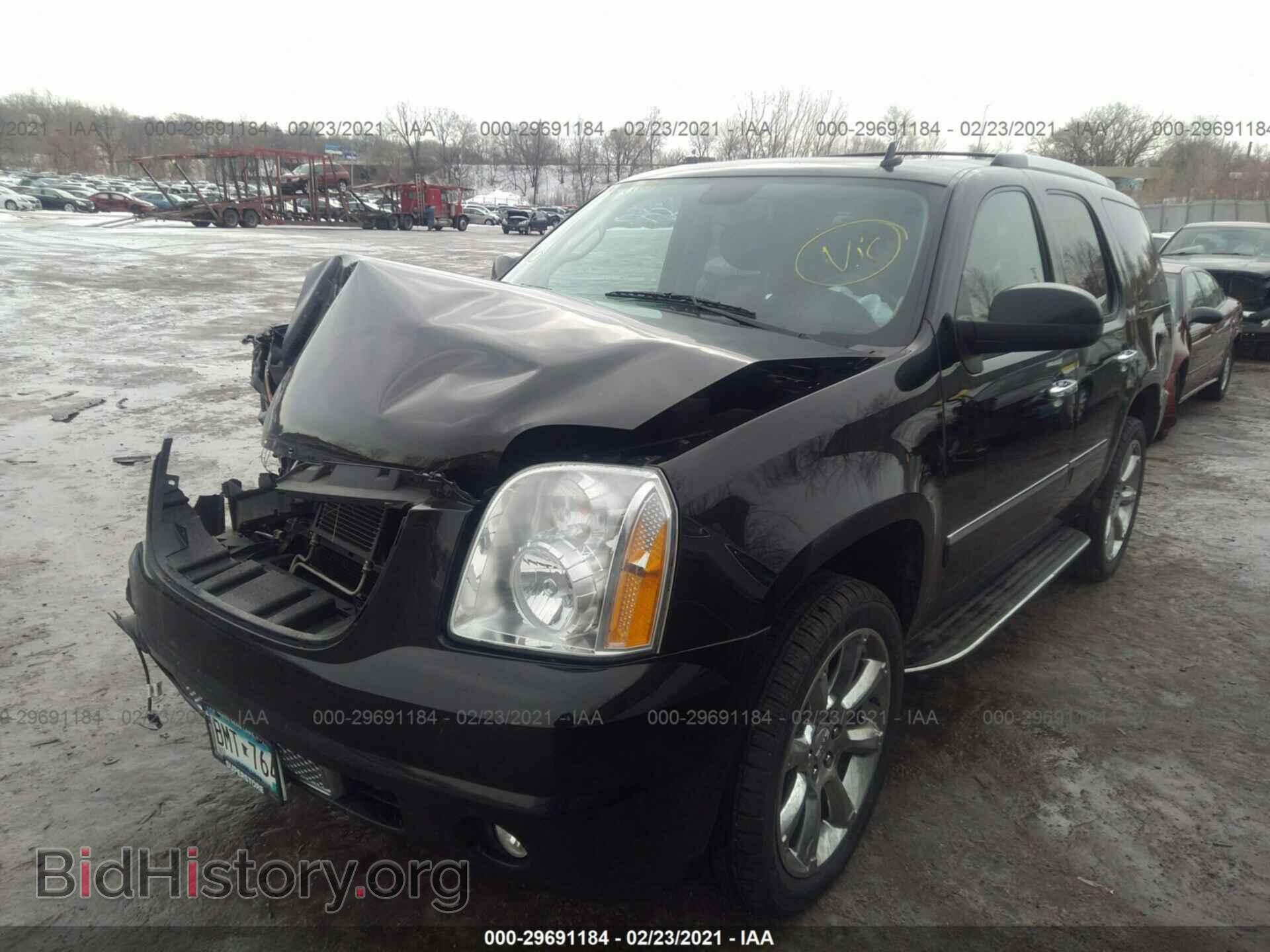 2011 GMC YUKON - VIN: 1GKS2EEF2BR353923 - Фото 2