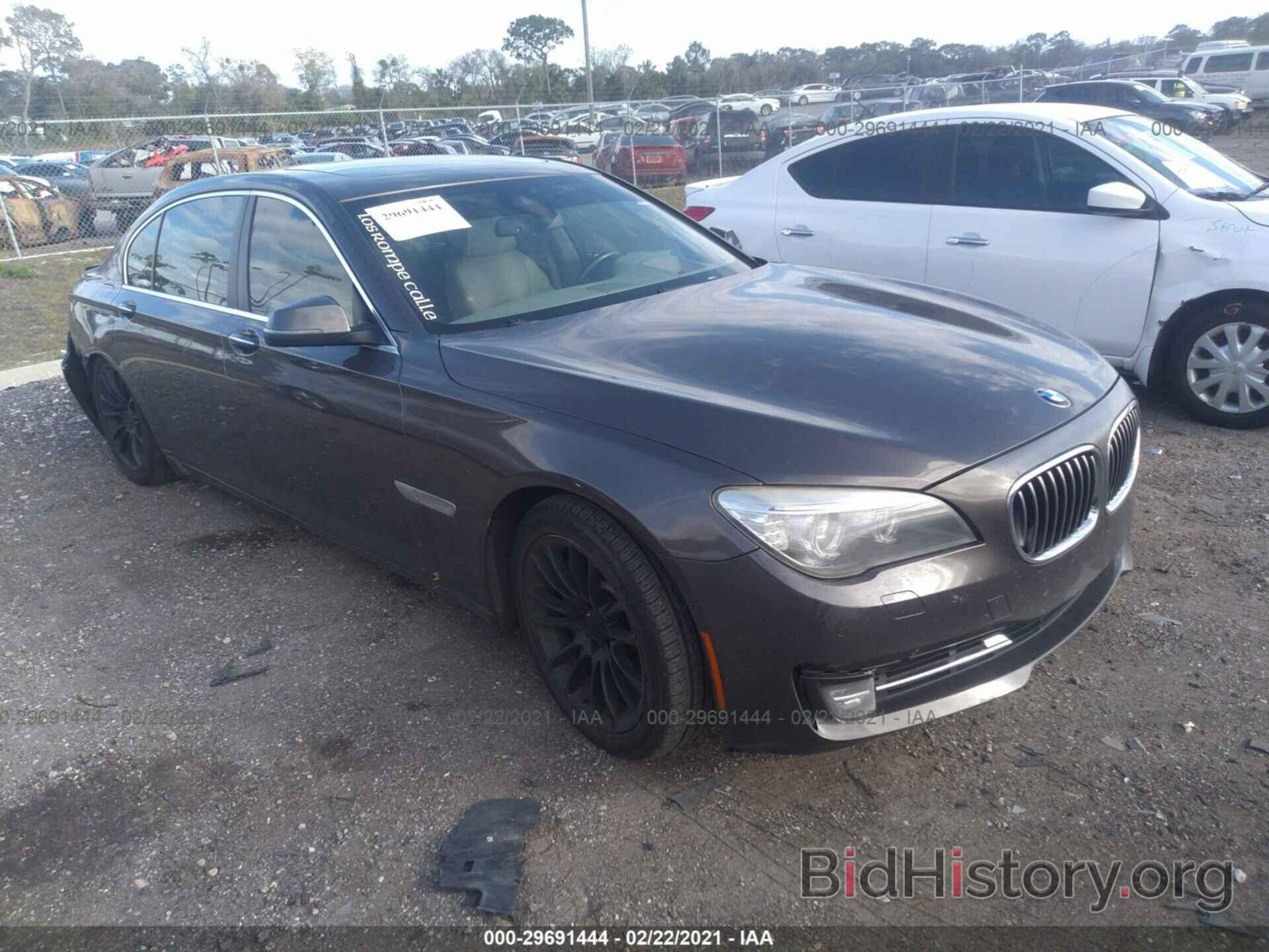 Photo WBAYE8C55DD133021 - BMW 7 SERIES 2013