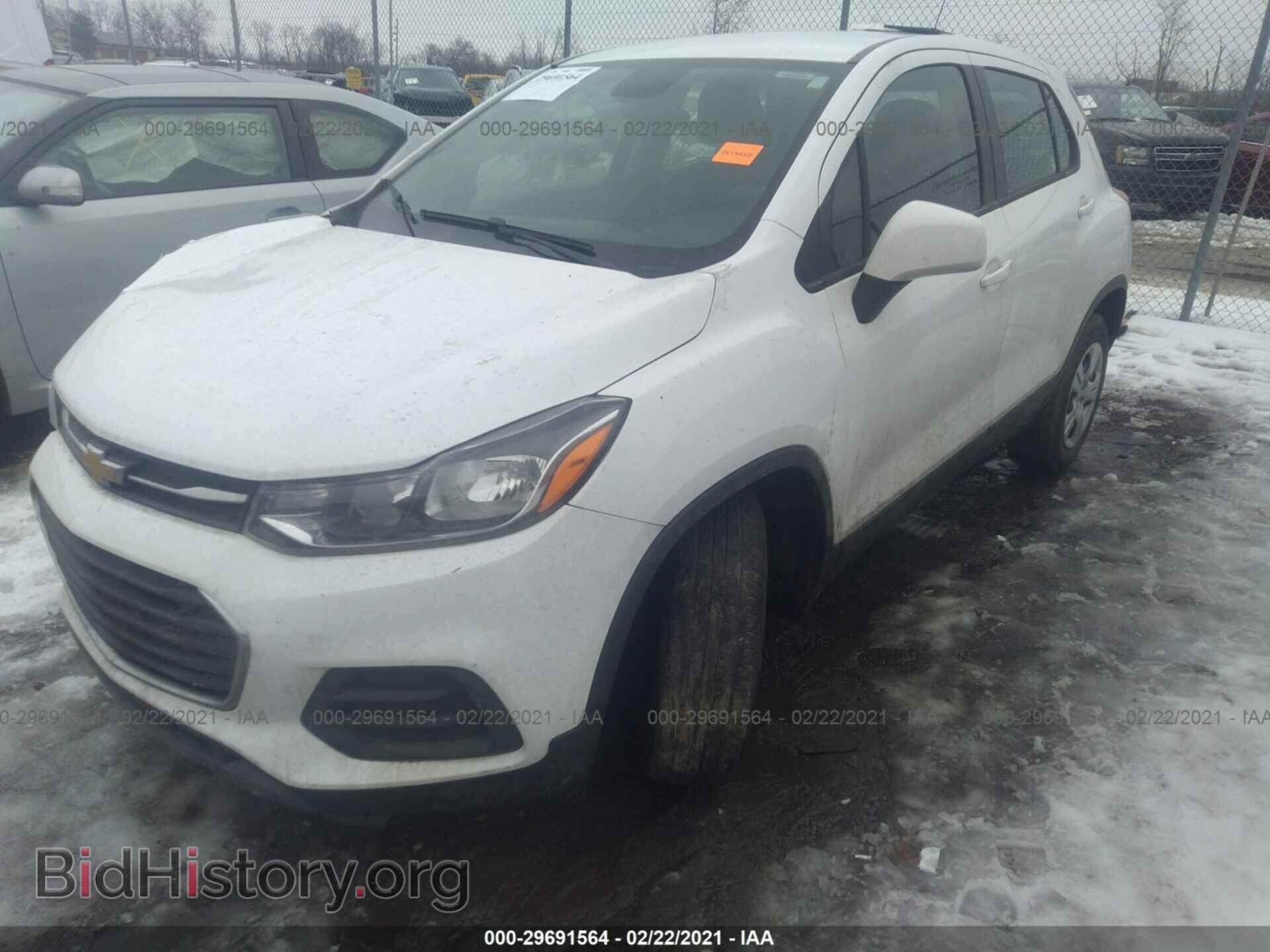 2018 CHEVROLET TRAX - VIN: KL7CJKSB8JB525931 - Фото 2