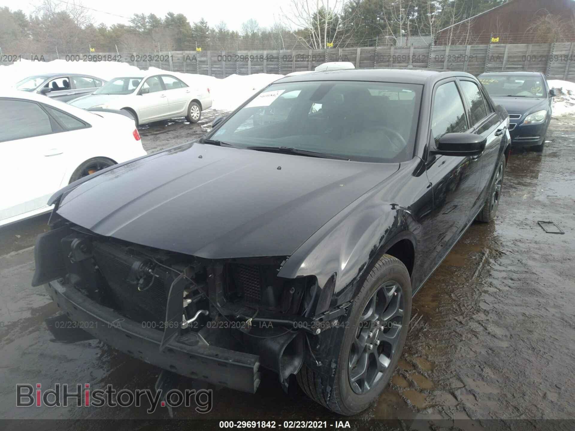 2019 CHRYSLER 300 - VIN: 2C3CCAGG9KH698480 - Photo 2