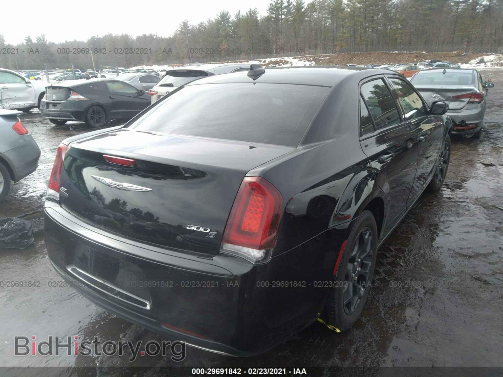 2019 CHRYSLER 300 - VIN: 2C3CCAGG9KH698480 - Photo 4