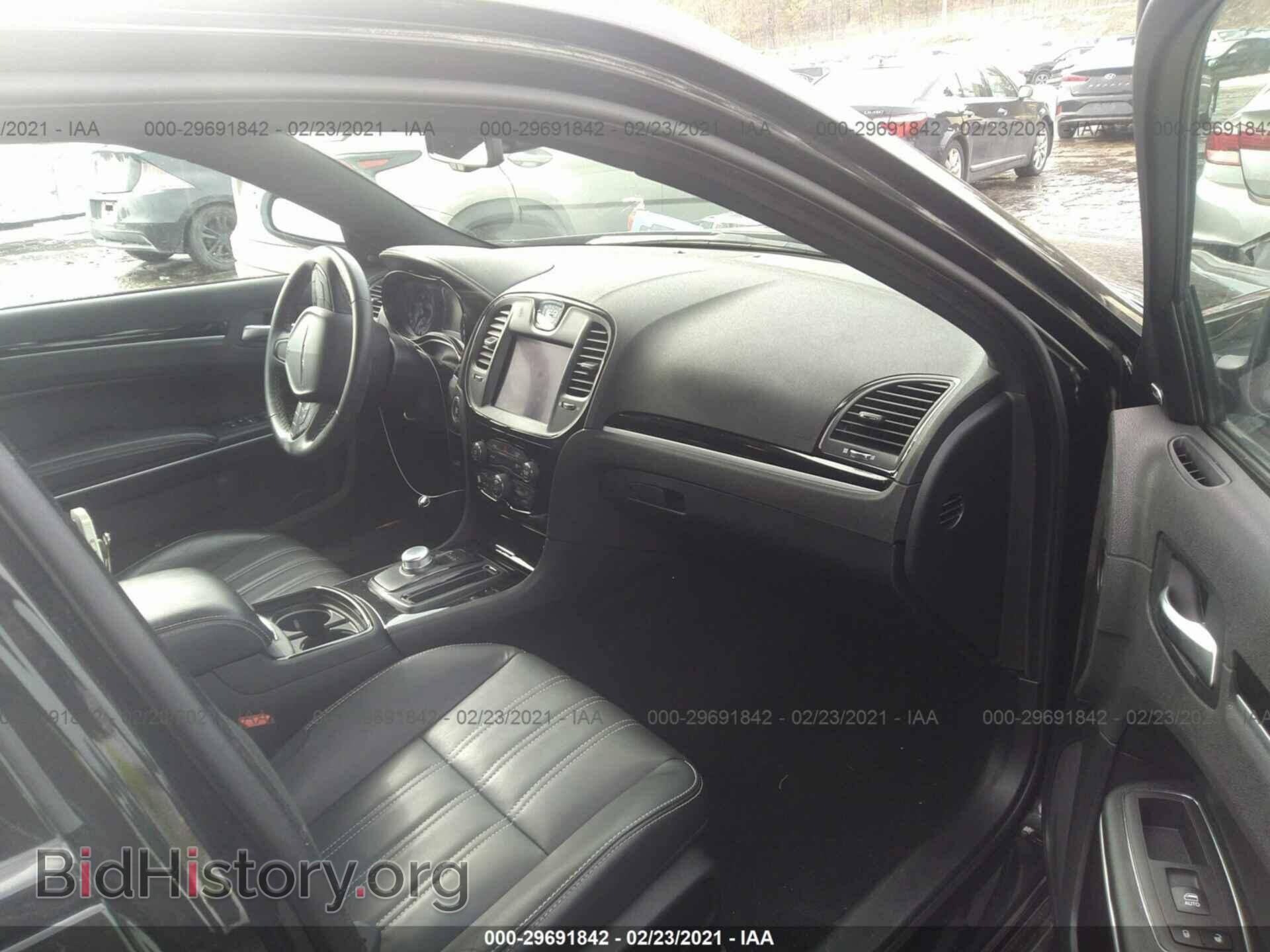 2019 CHRYSLER 300 - VIN: 2C3CCAGG9KH698480 - Photo 5