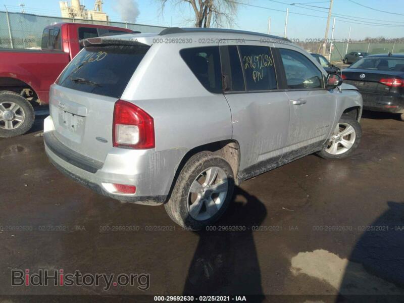 2011 Jeep COMPASS (VIN 1J4NT1FA3BD151391) — photo 4 of 11
