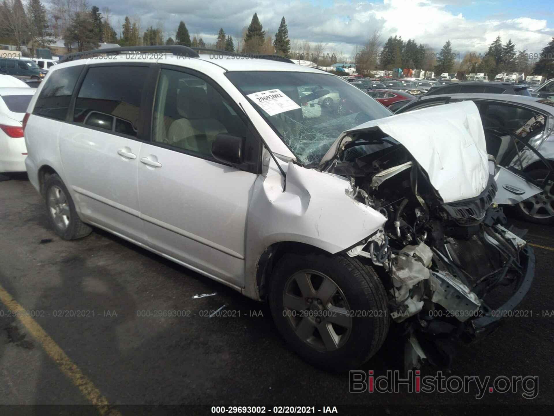 Photo 5TDKK4CC8AS301176 - TOYOTA SIENNA 2010