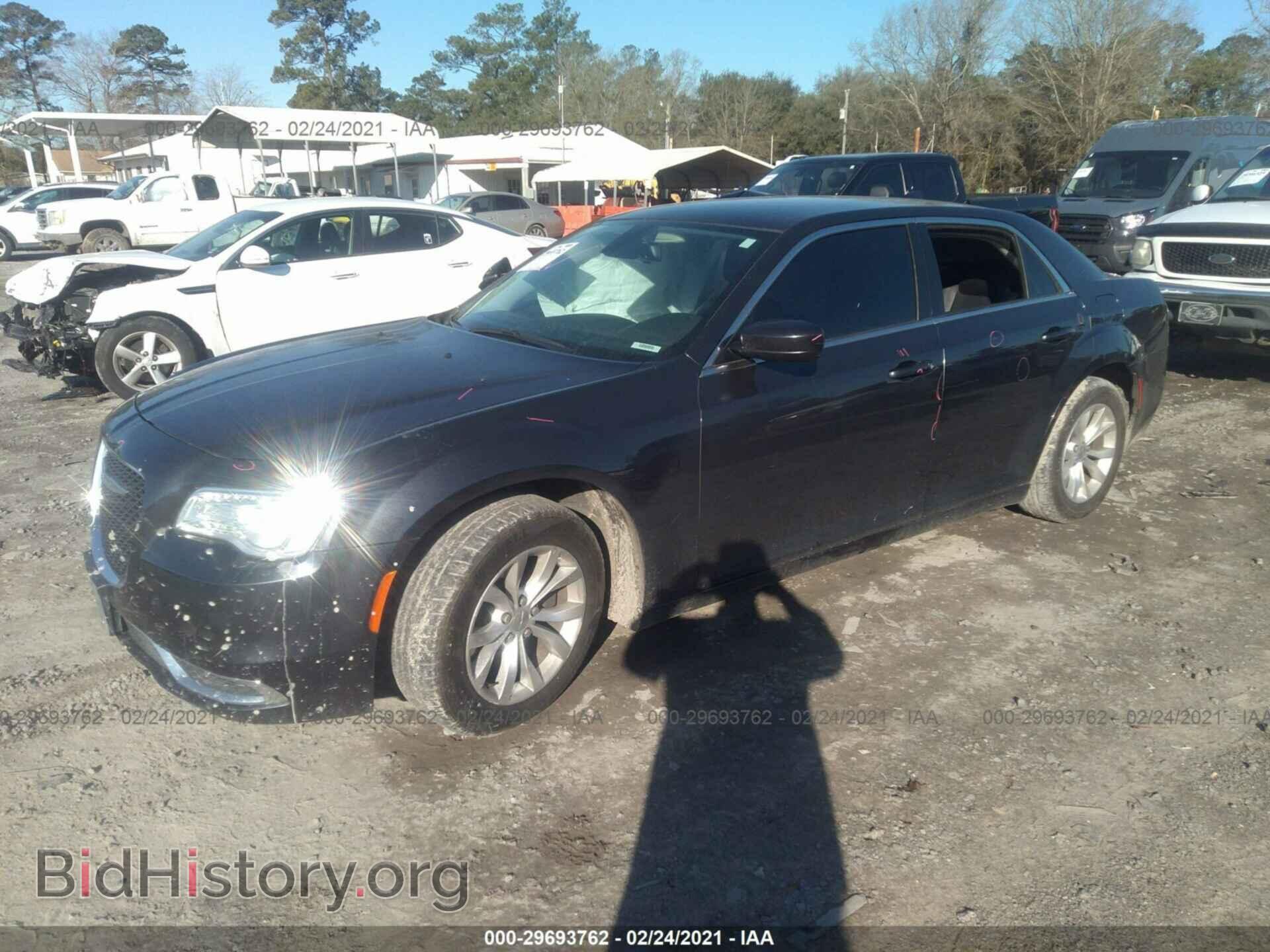 2015 CHRYSLER 300 - VIN: 2C3CCAAG8FH931618 - Фото 2