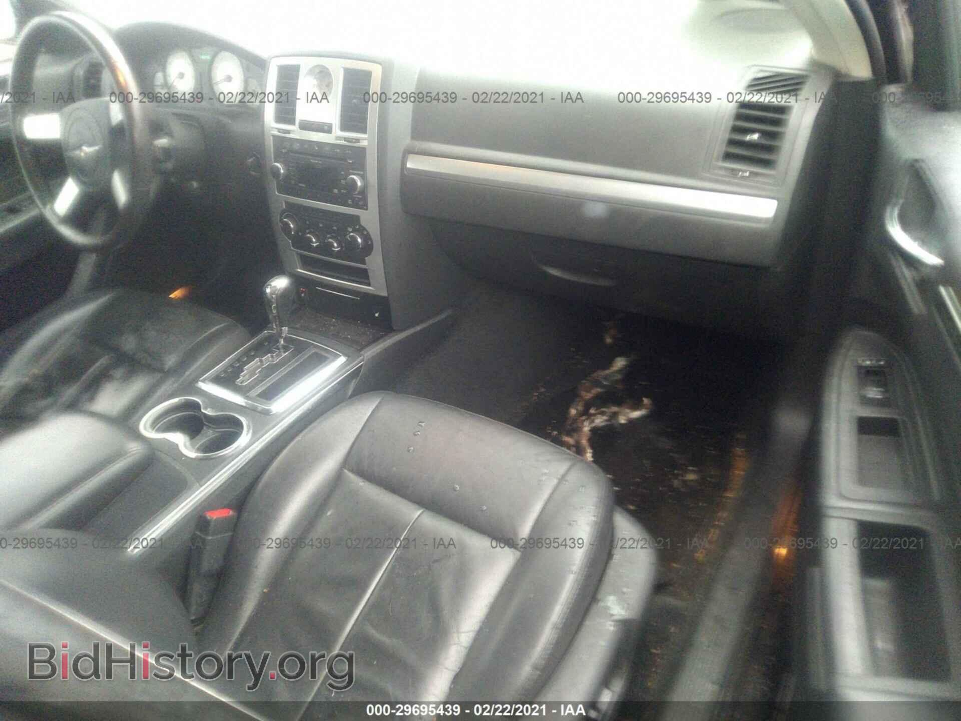 2010 CHRYSLER 300 - VIN: 2C3CA5CV2AH325877 - Фото 5