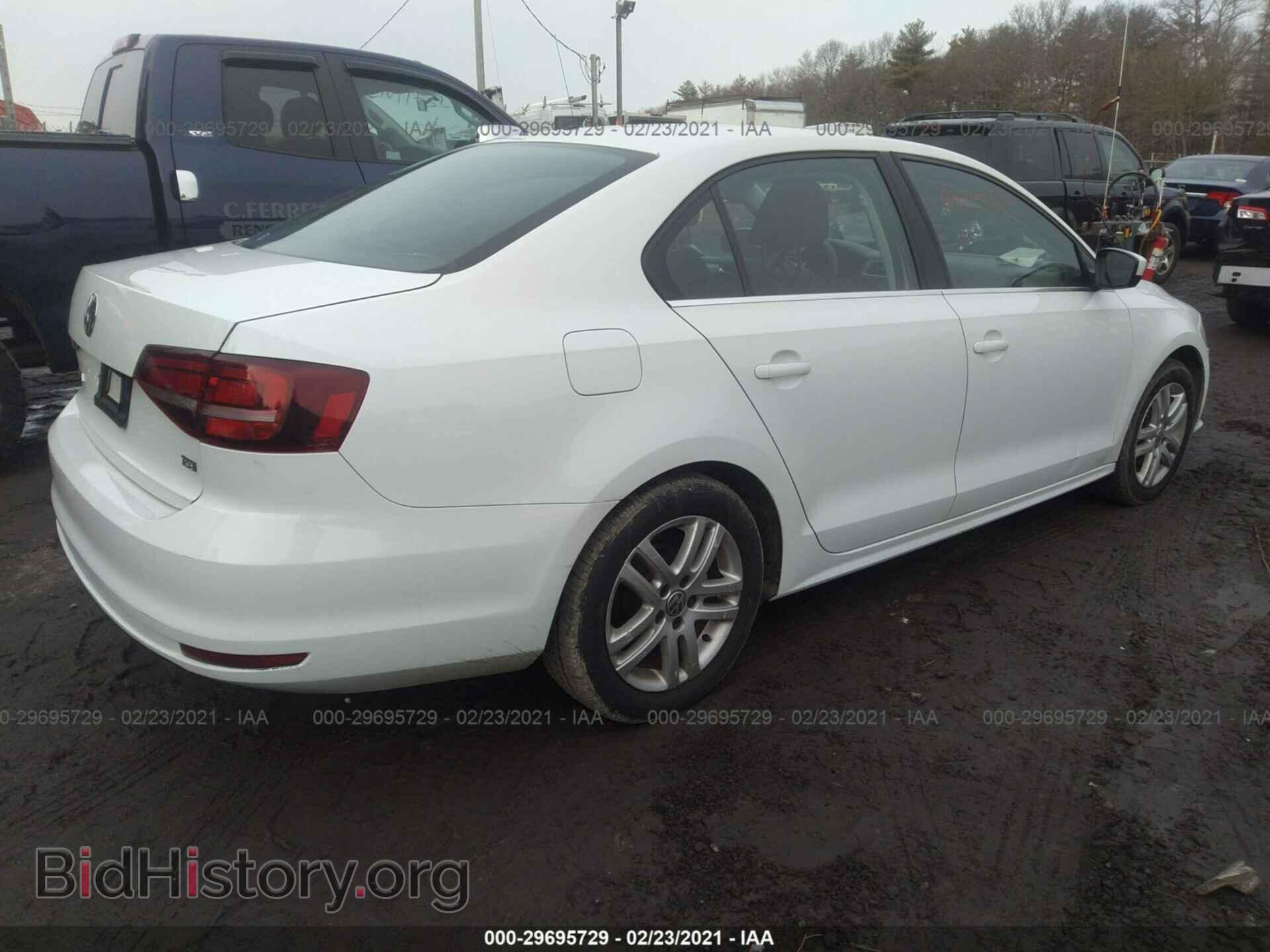 2017 VOLKSWAGEN JETTA - VIN: 3VW2B7AJ2HM350237 - Фото 4