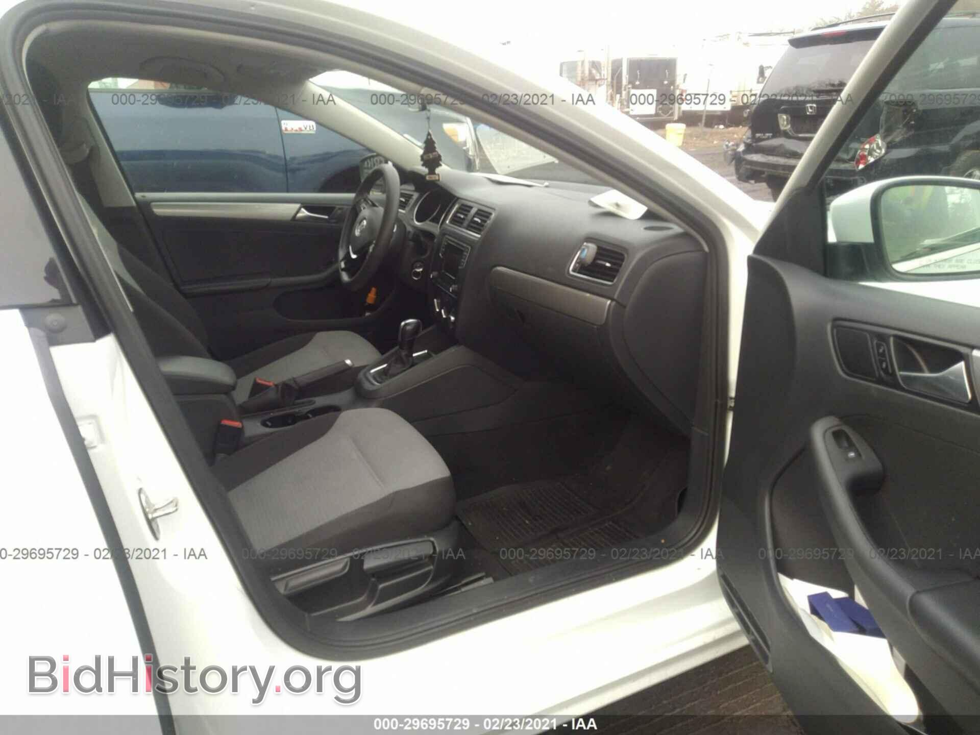 2017 VOLKSWAGEN JETTA - VIN: 3VW2B7AJ2HM350237 - Фото 5