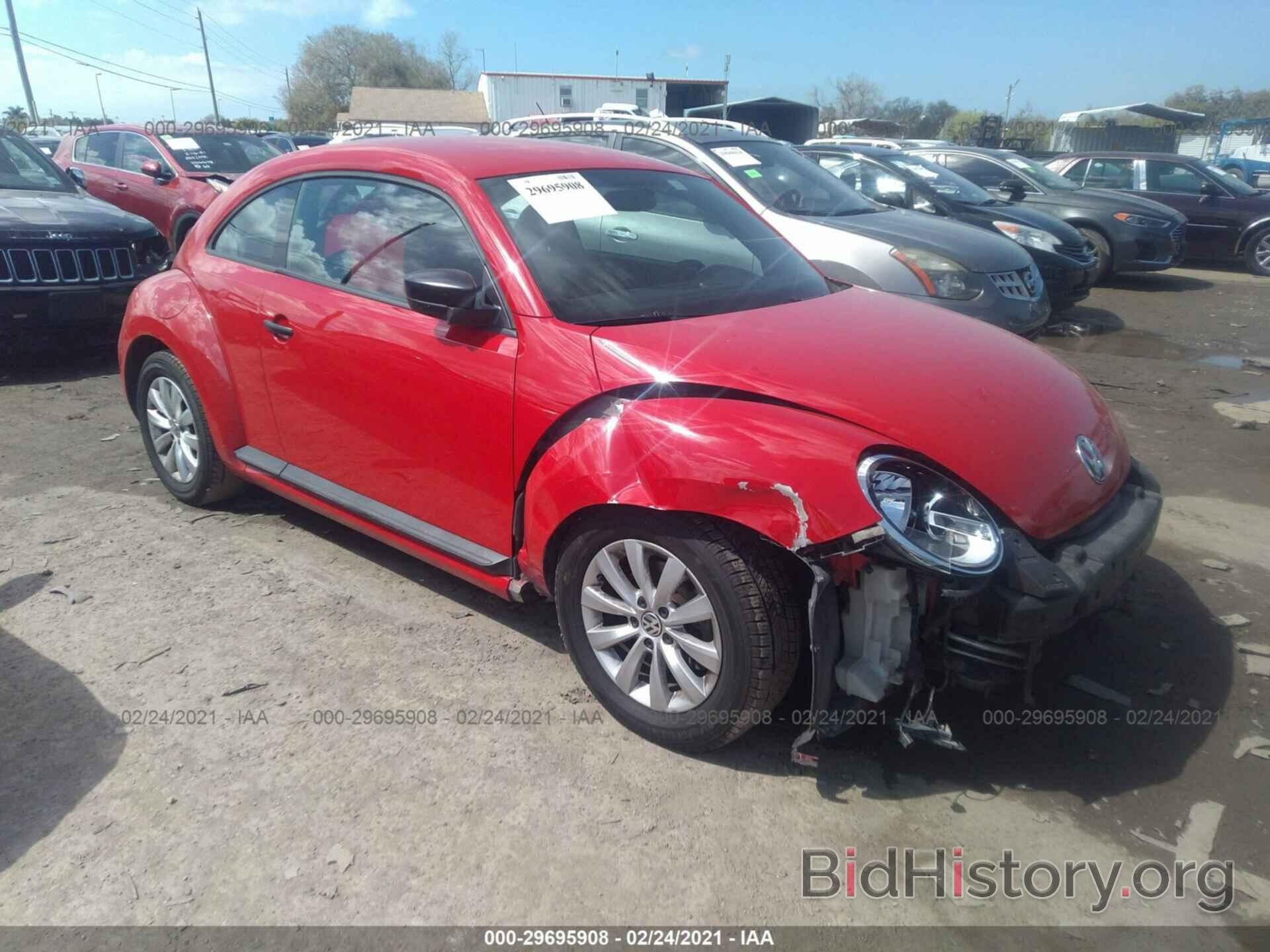 Photo 3VWF17AT7GM608286 - VOLKSWAGEN BEETLE COUPE 2016