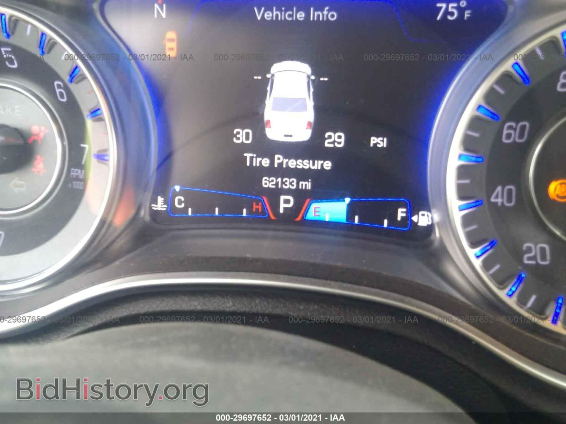 2016 CHRYSLER 300 - VIN: 2C3CCAAGXGH112028 - Фото 7