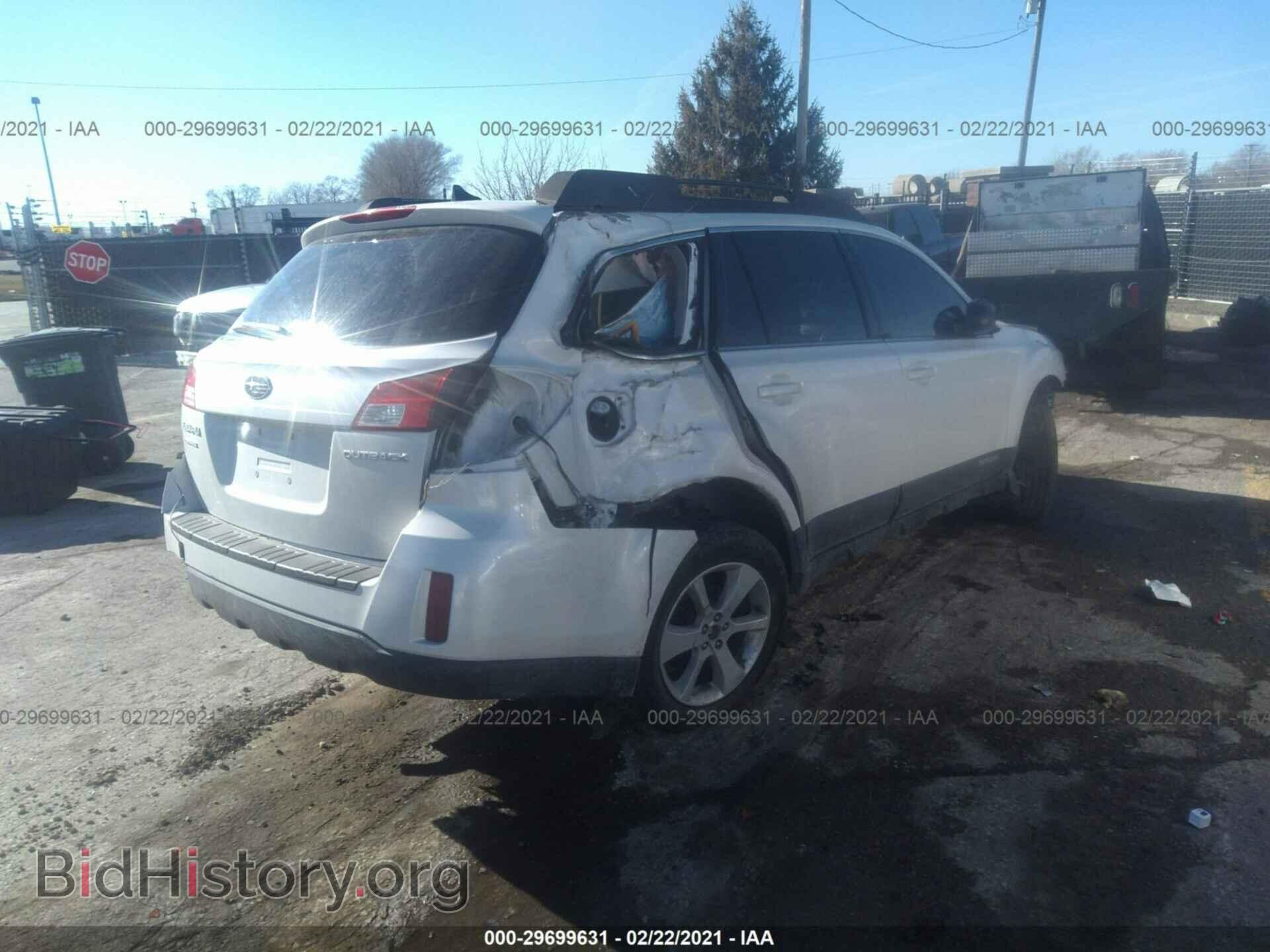 2014 SUBARU OUTBACK - VIN: 4S4BRCCC9E3262431 - Фото 4