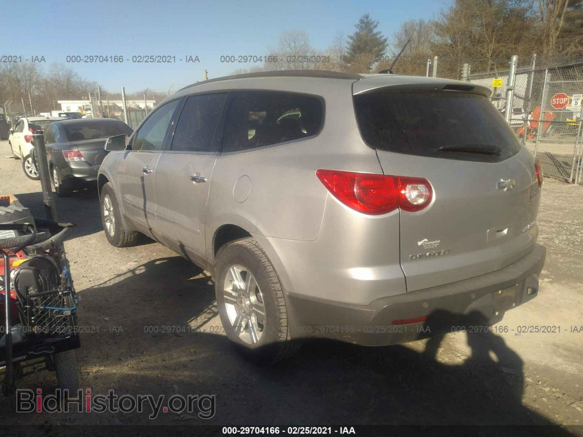 2009 CHEVROLET TRAVERSE - VIN: 1GNER23DX9S101609 - Фото 3