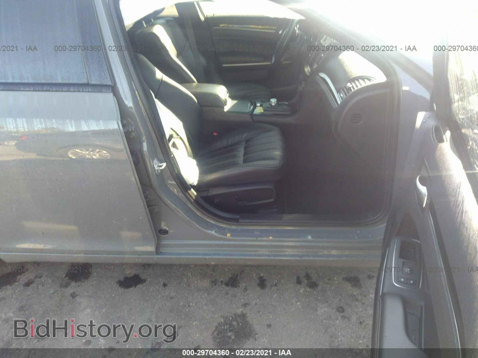 2019 CHRYSLER 300 - VIN: 2C3CCABG2KH517209 - Фото 5