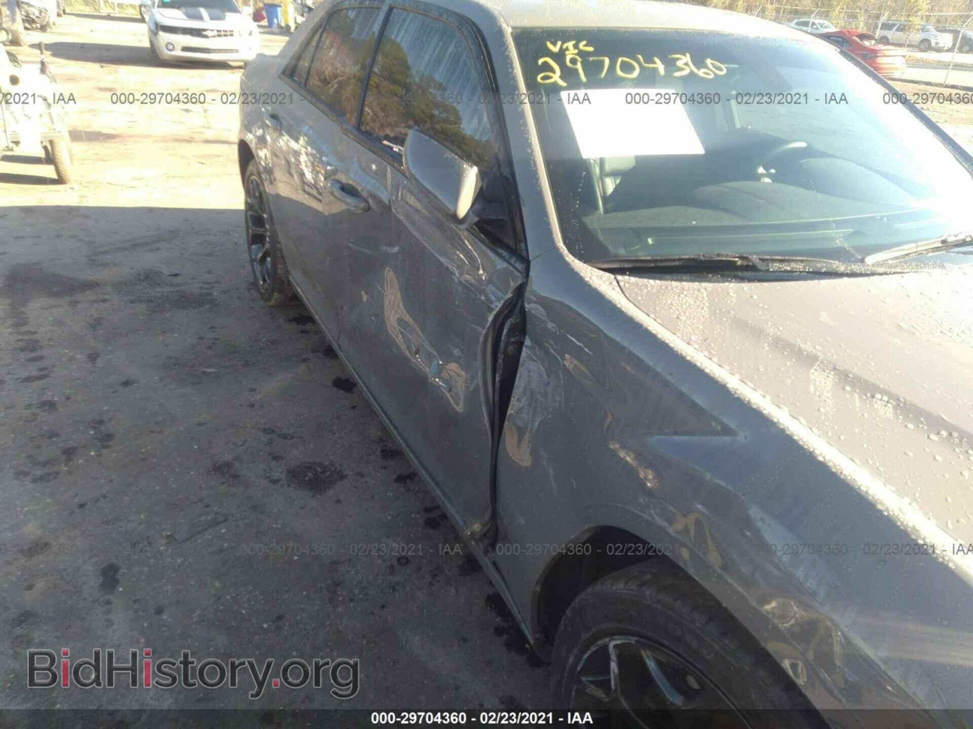 2019 CHRYSLER 300 - VIN: 2C3CCABG2KH517209 - Фото 6