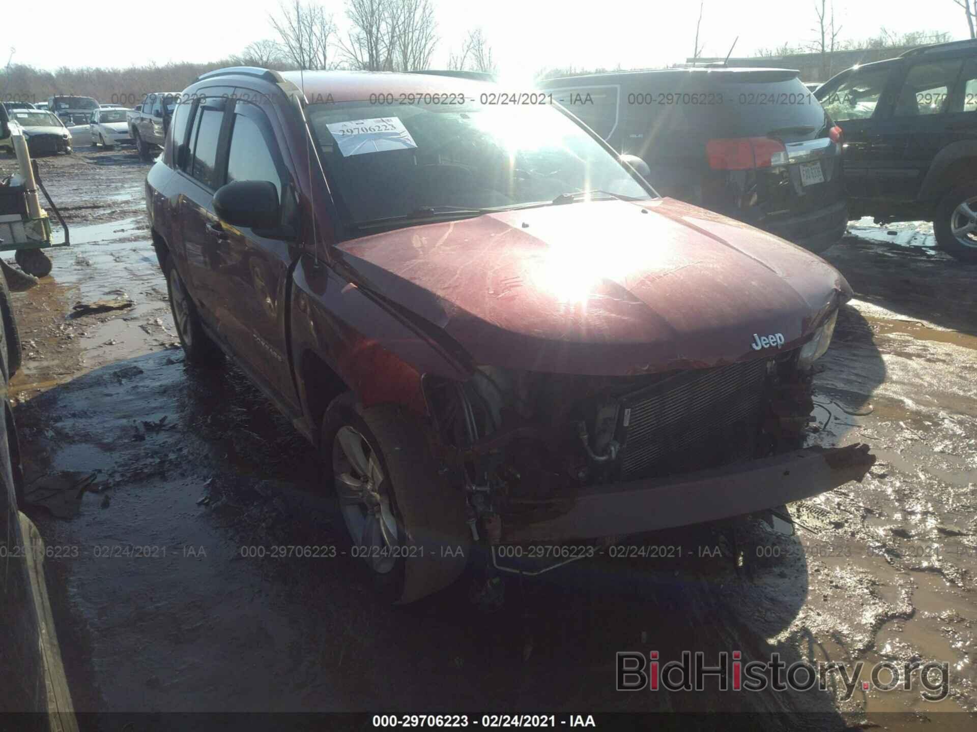 Photo 1J4NF1FB9BD134577 - JEEP COMPASS 2011