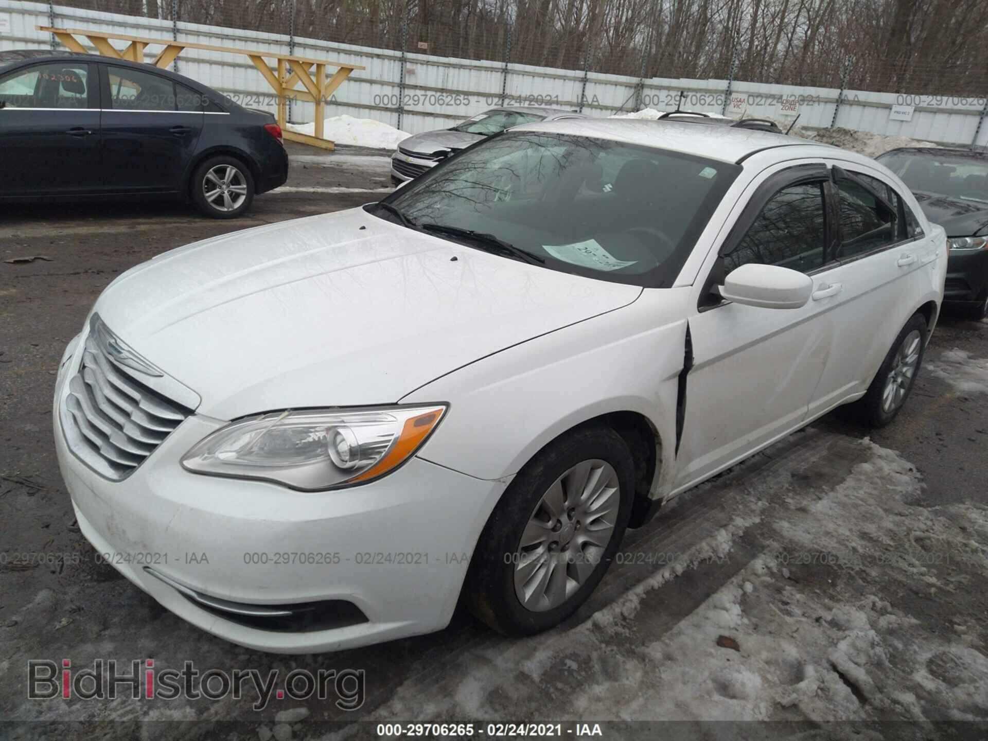 2013 CHRYSLER 200 - VIN: 1C3CCBAB0DN691818 - Фото 2