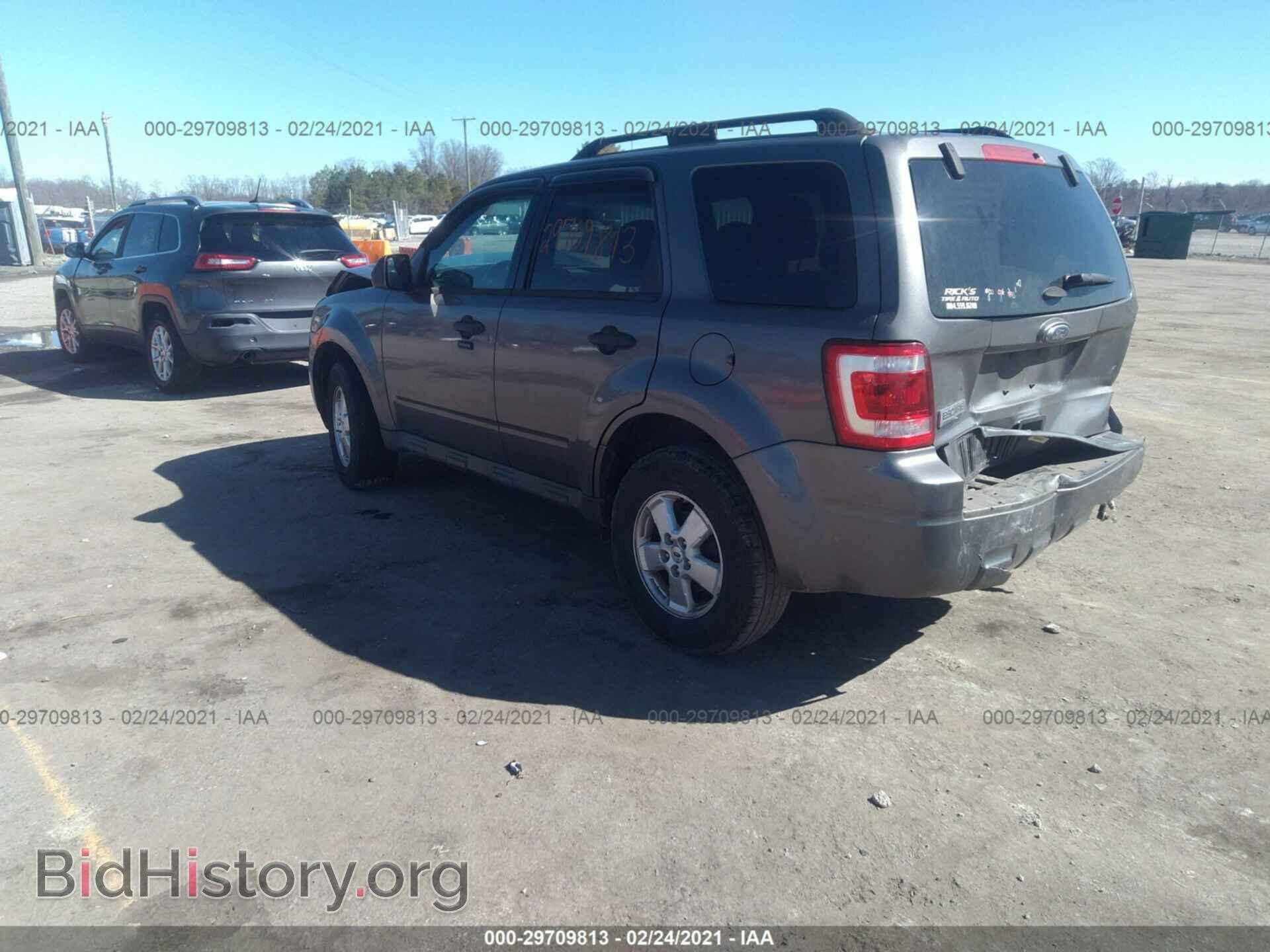 2011 FORD ESCAPE - VIN: 1FMCU0D76BKC60625 - Фото 3