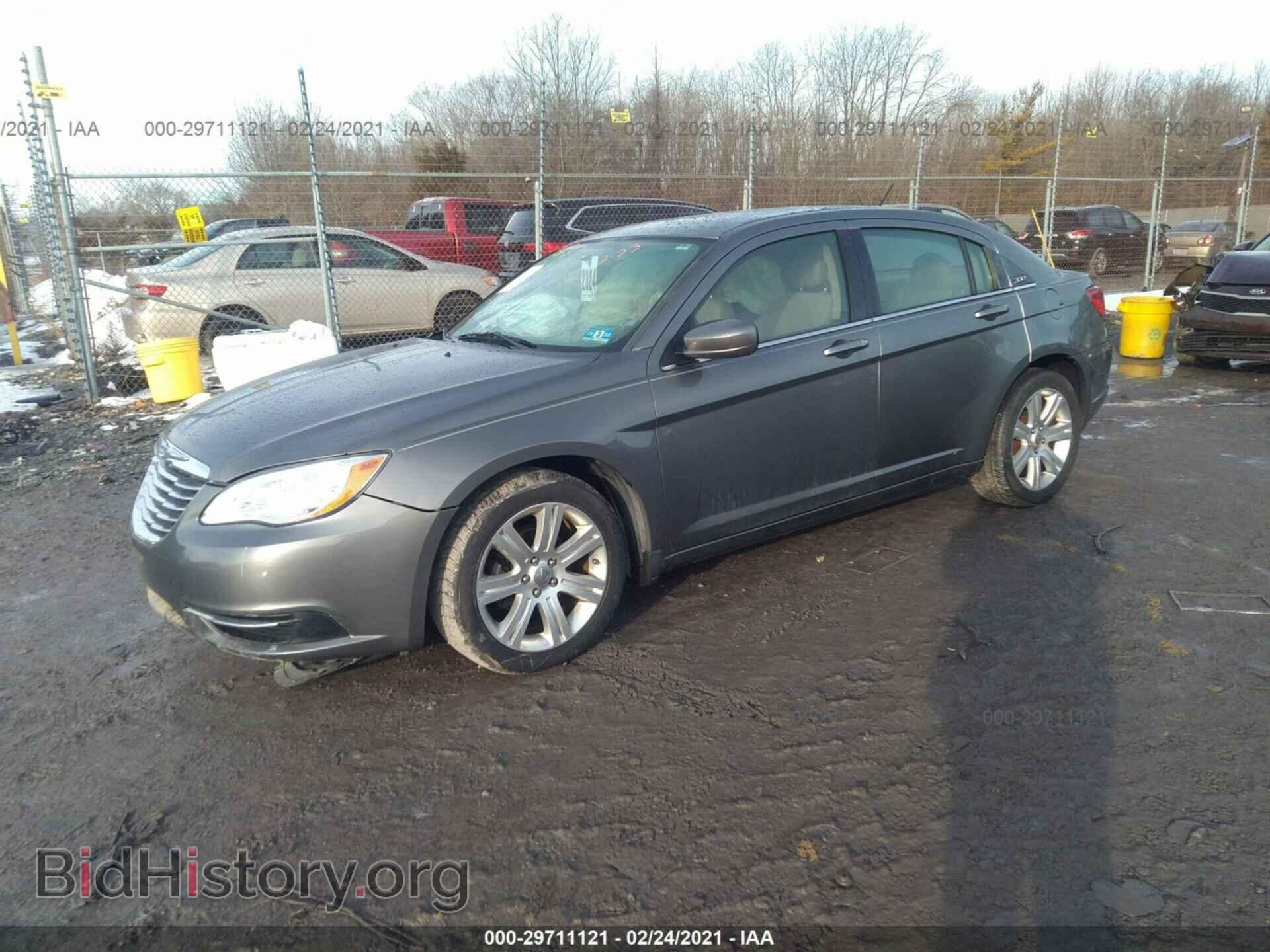 2013 CHRYSLER 200 - VIN: 1C3CCBBB4DN553388 - Фото 2