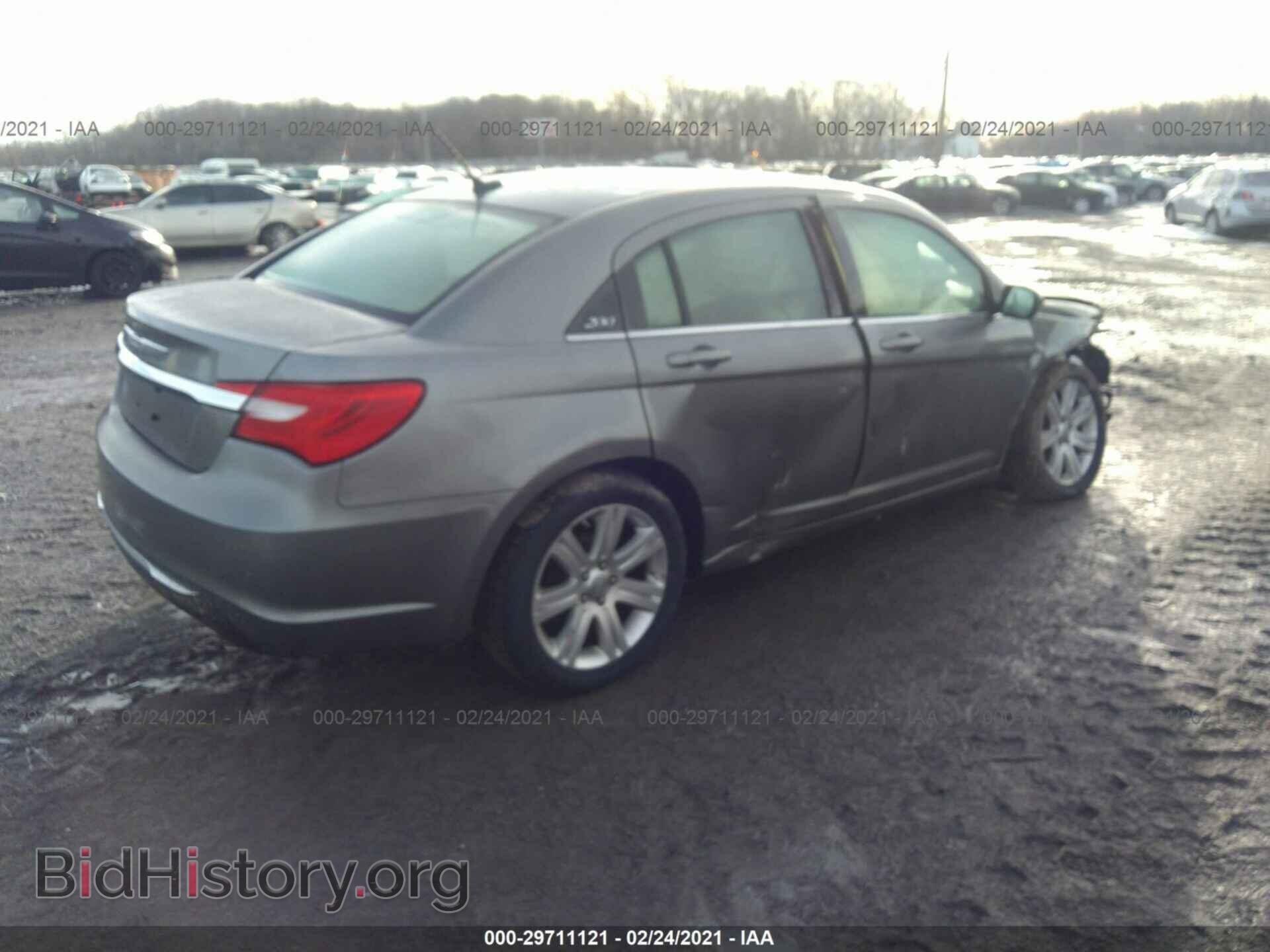 2013 CHRYSLER 200 - VIN: 1C3CCBBB4DN553388 - Фото 4