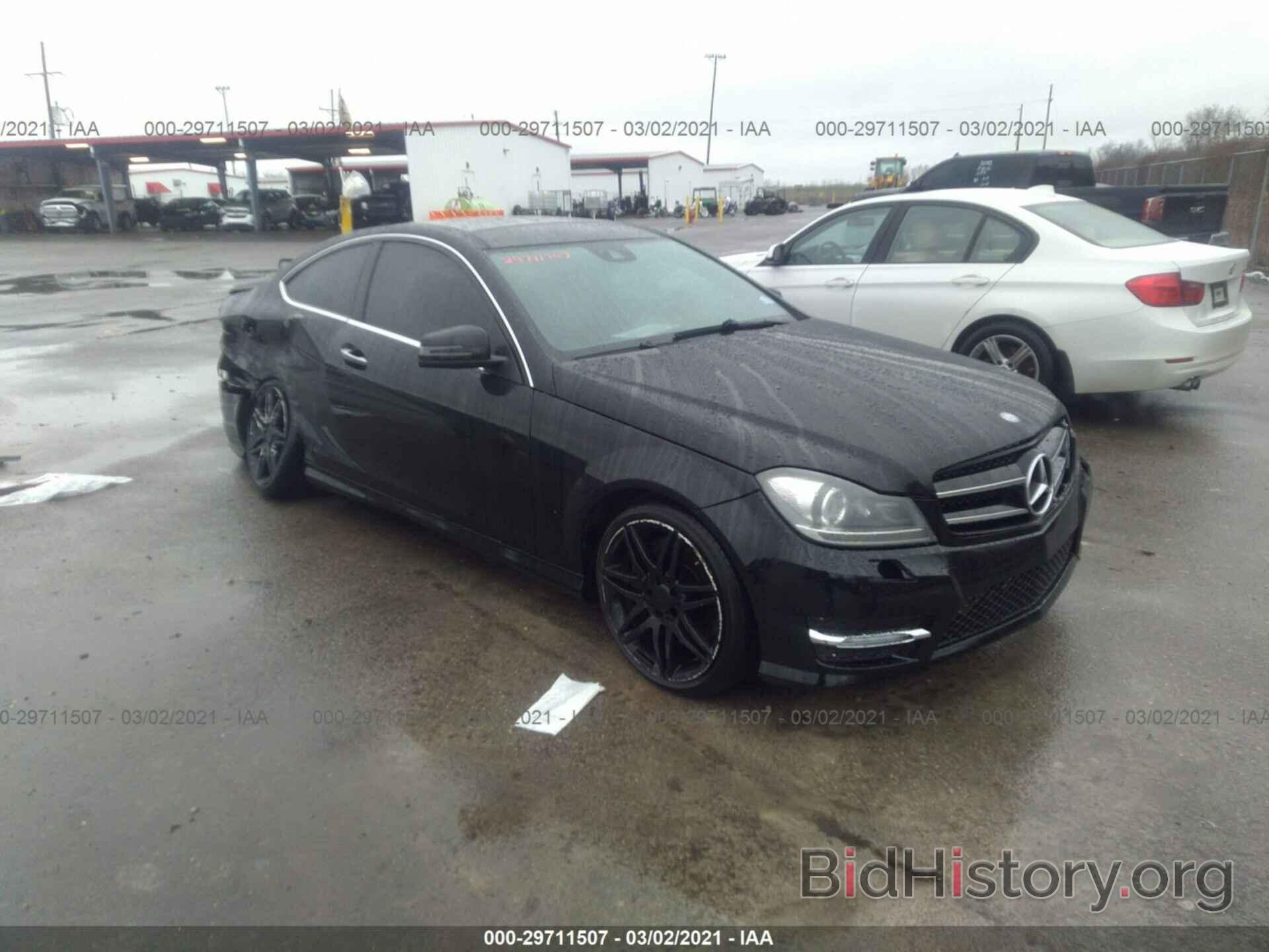 Photo WDDGJ4HB5DG078060 - MERCEDES-BENZ C-CLASS 2013