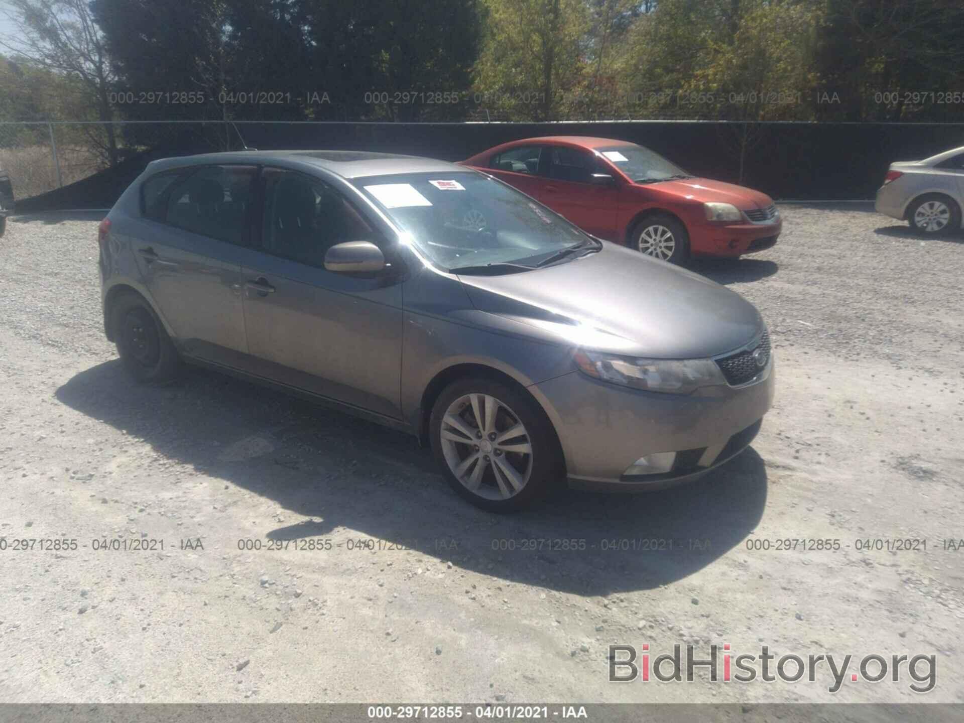 Photo KNAFW5A37B5417536 - KIA FORTE 5-DOOR 2011