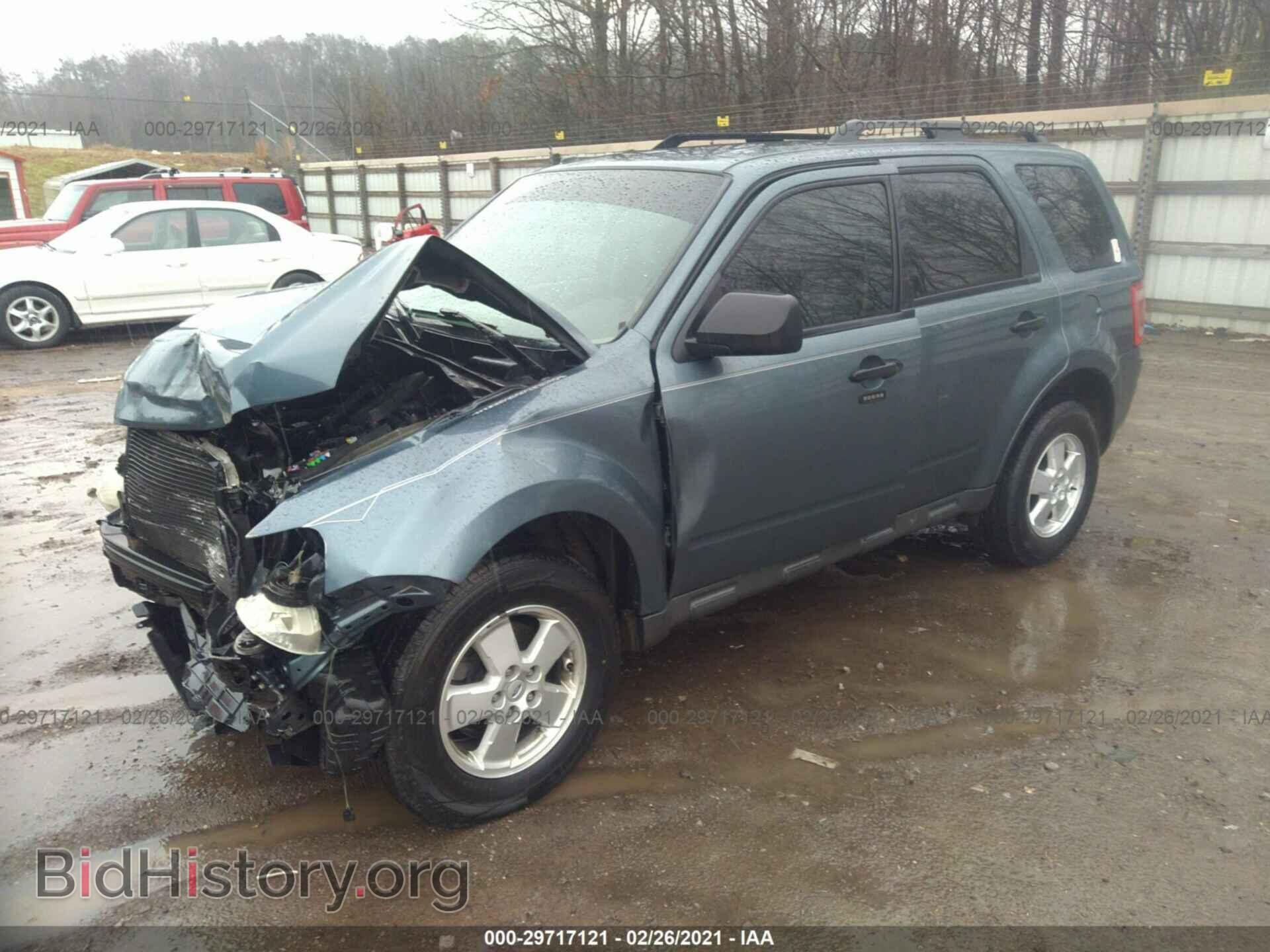 2011 FORD ESCAPE - VIN: 1FMCU0D76BKC40293 - Photo 2